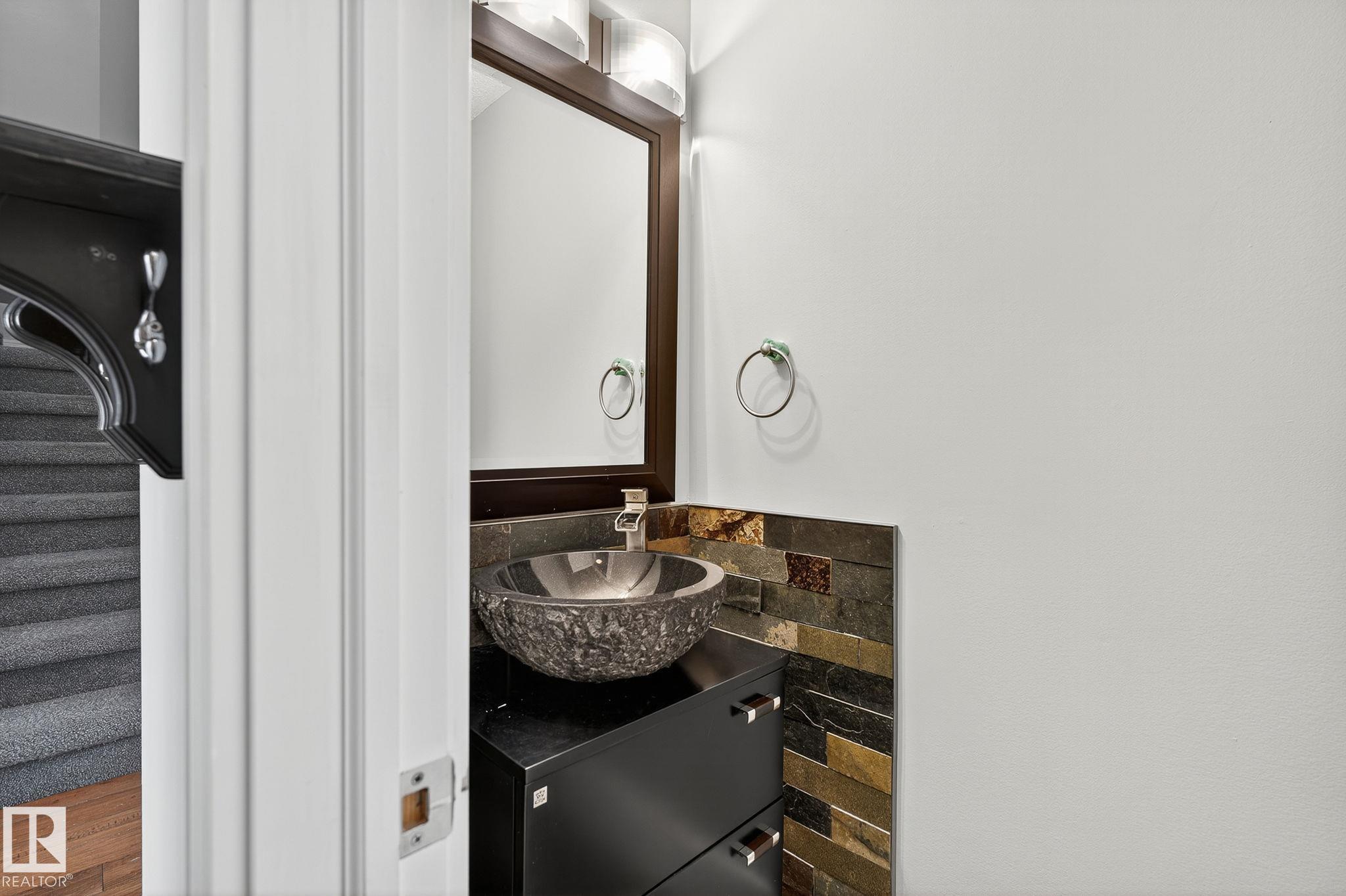 Photo 5 at 146 Callingwood Place NW, Callingwood South, Edmonton