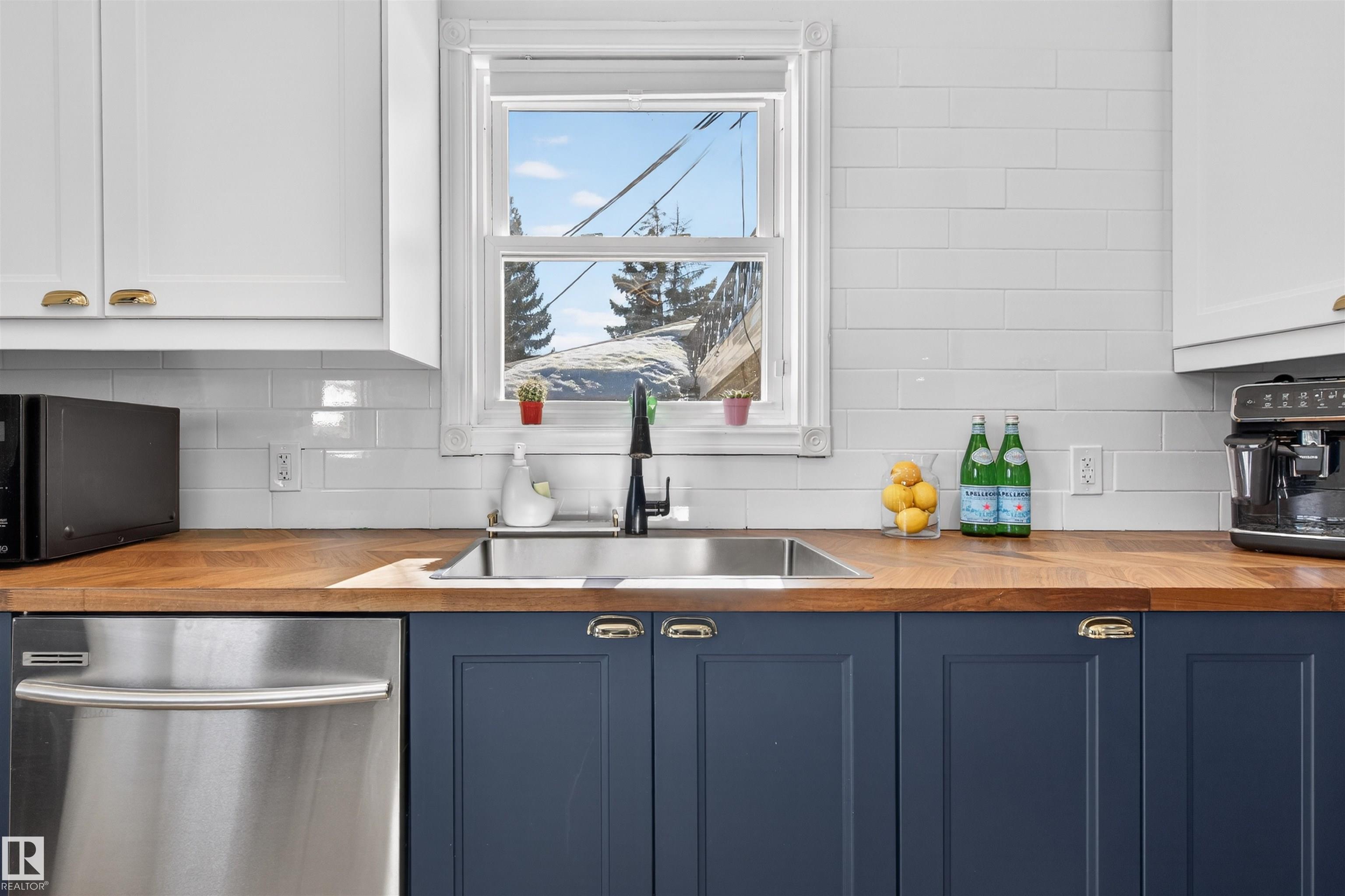 Photo 5 at 10366 148 Street NW, Grovenor, Edmonton