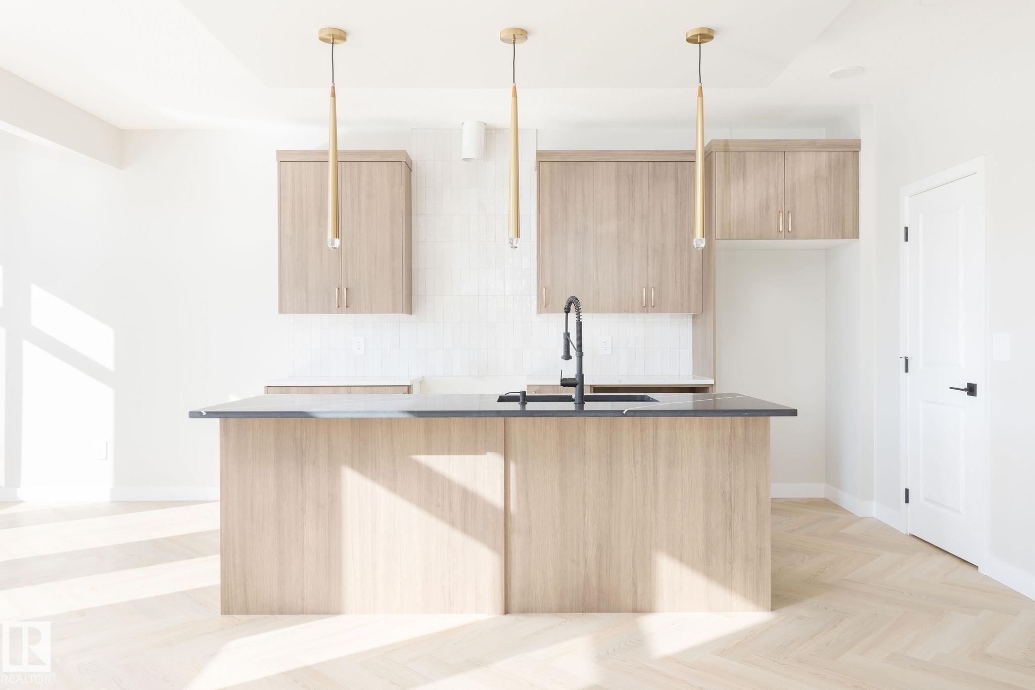 Photo 4 at 2206 Crossbill Link NW, Kinglet Gardens, Edmonton