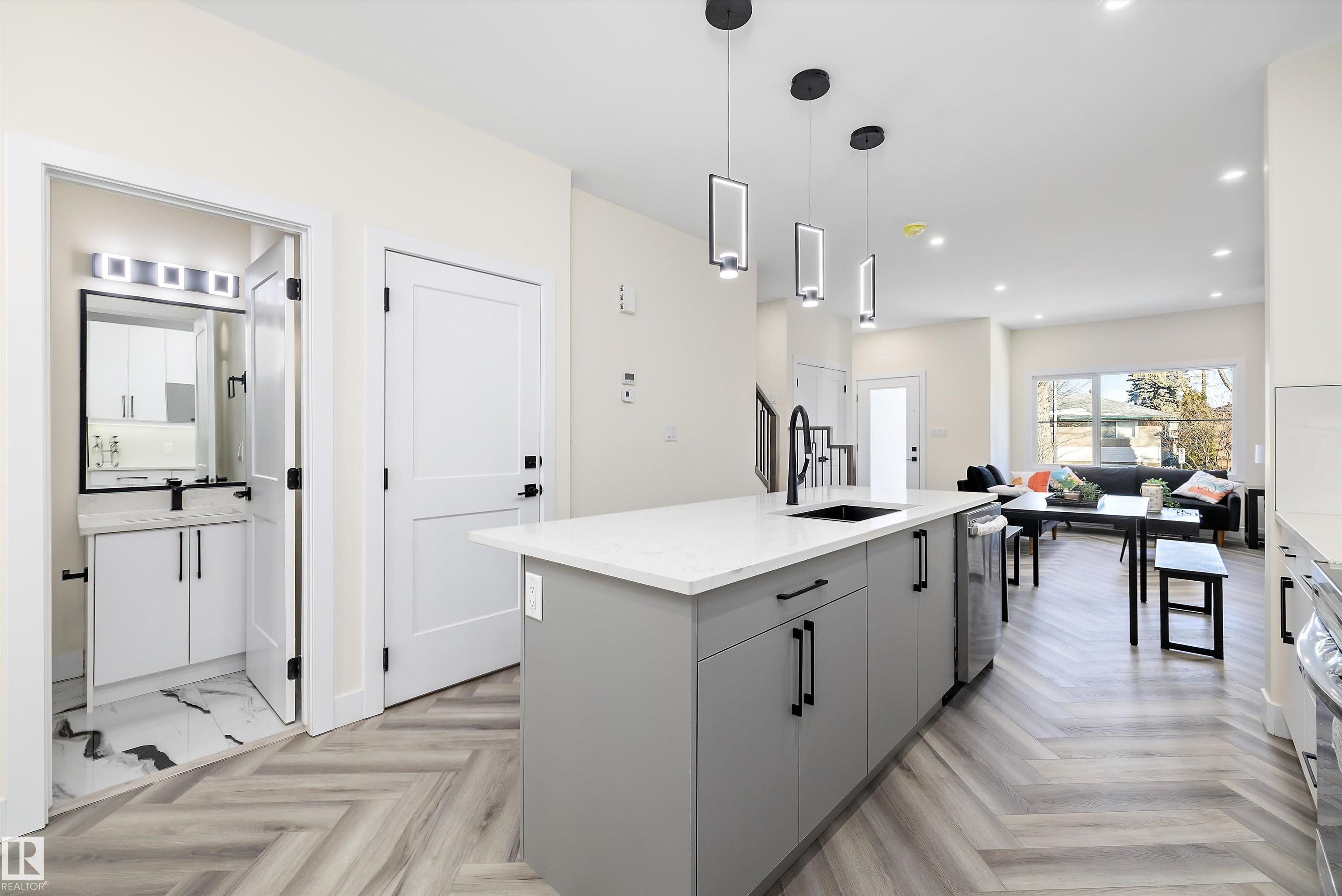 Photo 14 at 8321 81ave NW, King Edward Park, Edmonton