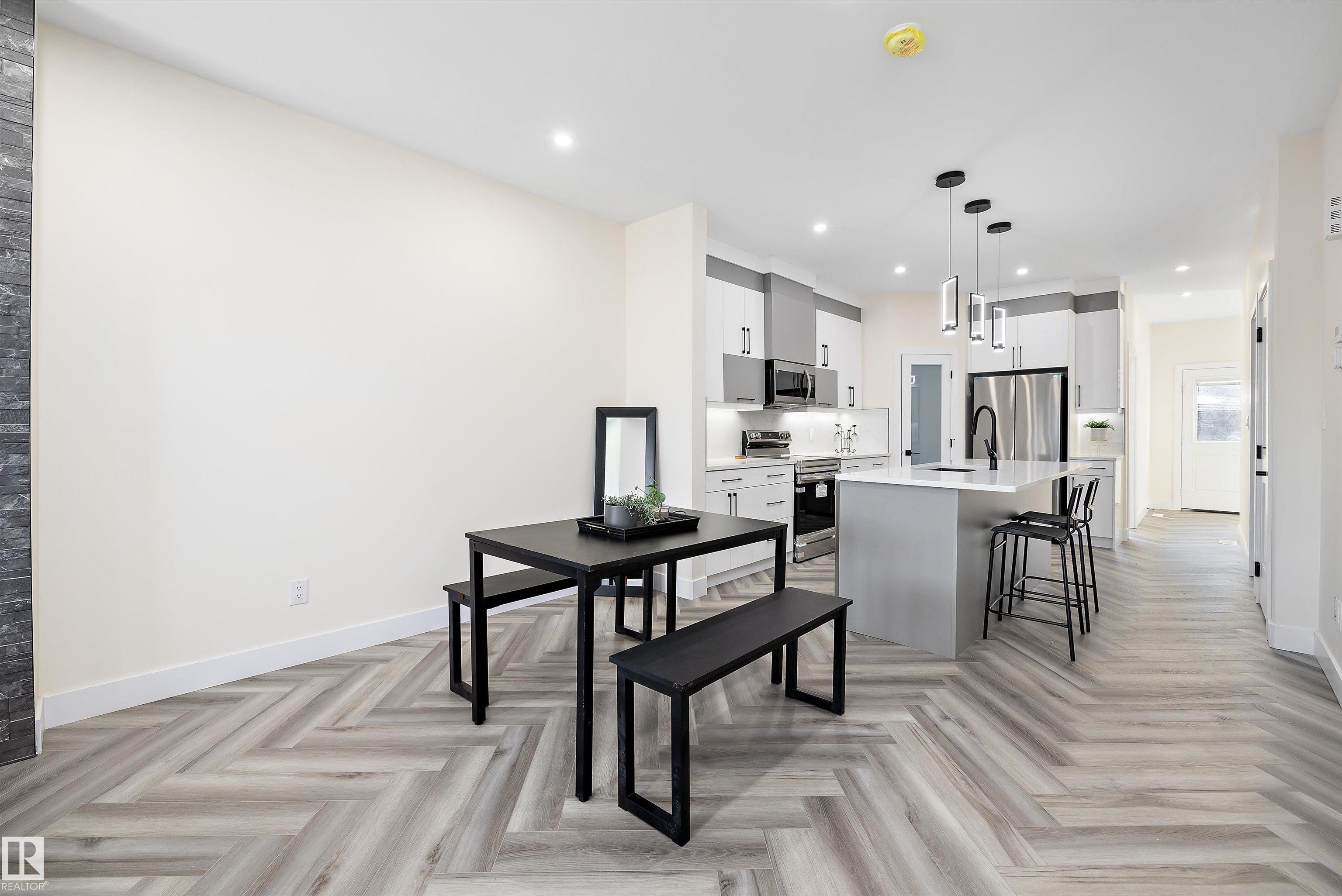 Photo 10 at 8321 81ave NW, King Edward Park, Edmonton