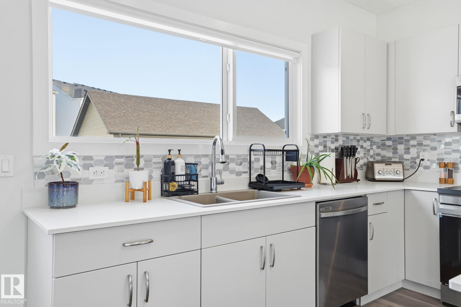 Picture for 648 174 AV NE