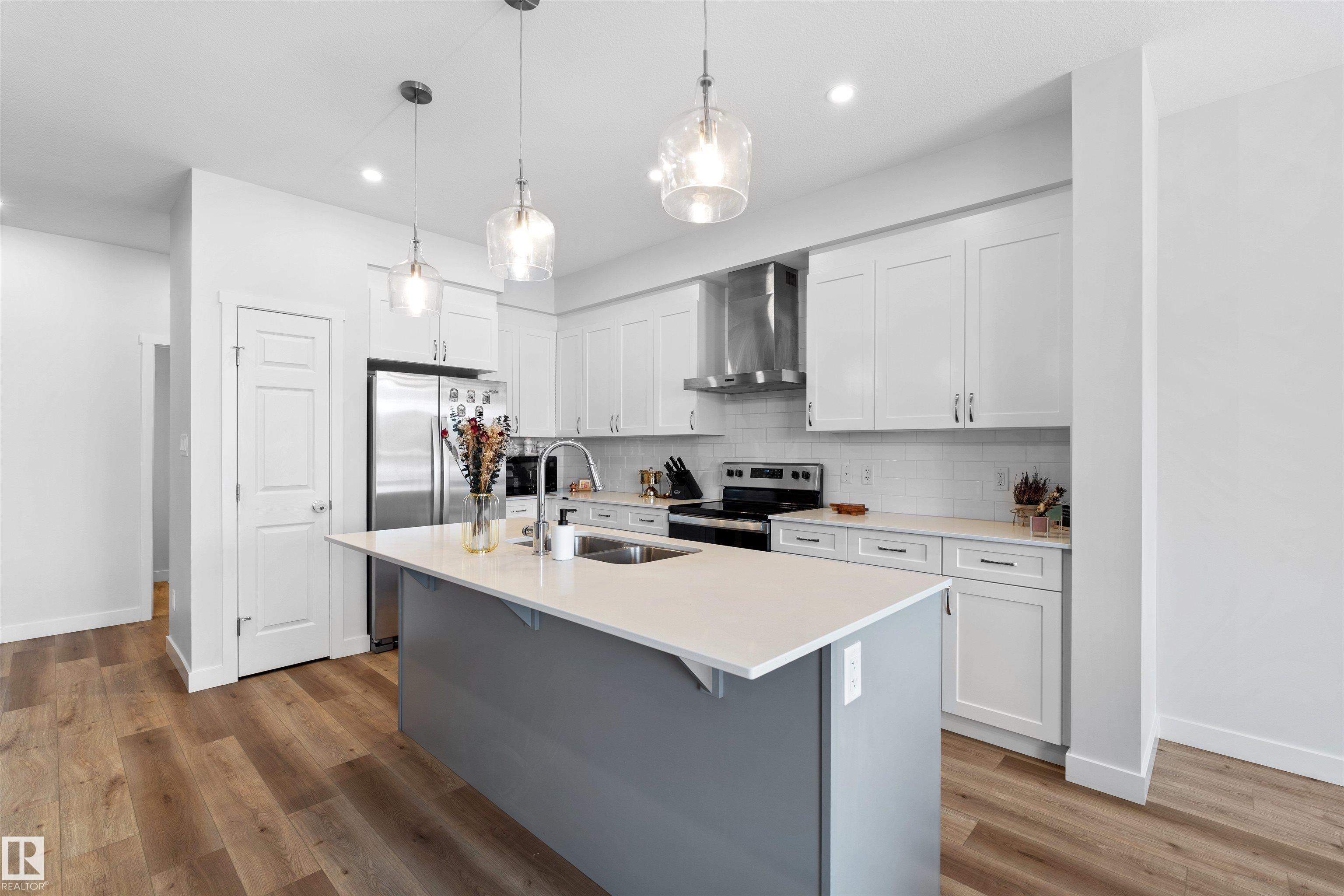 Photo 5 at 15634 18 Avenue SW, Glenridding Ravine, Edmonton