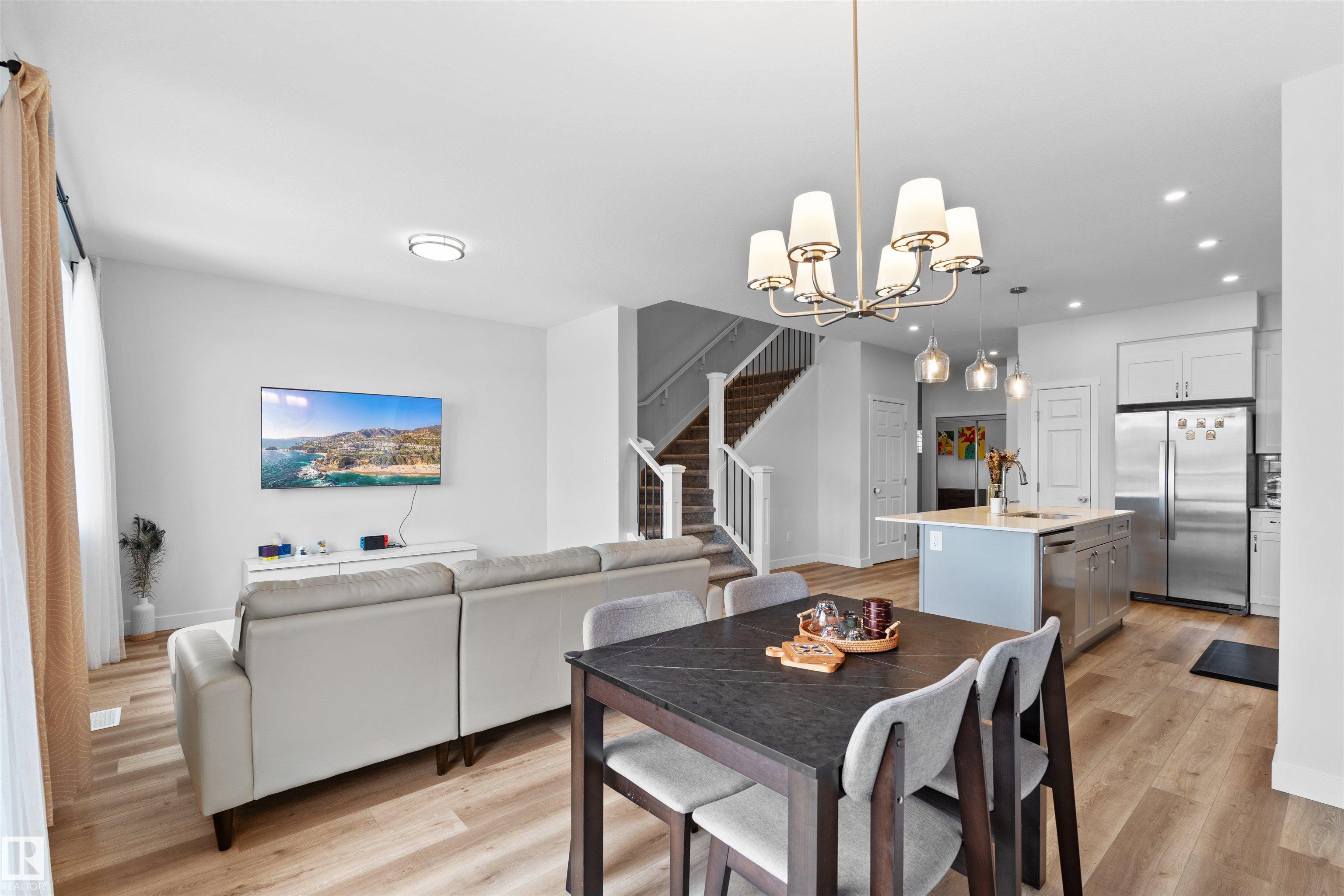 Photo 8 at 15634 18 Avenue SW, Glenridding Ravine, Edmonton