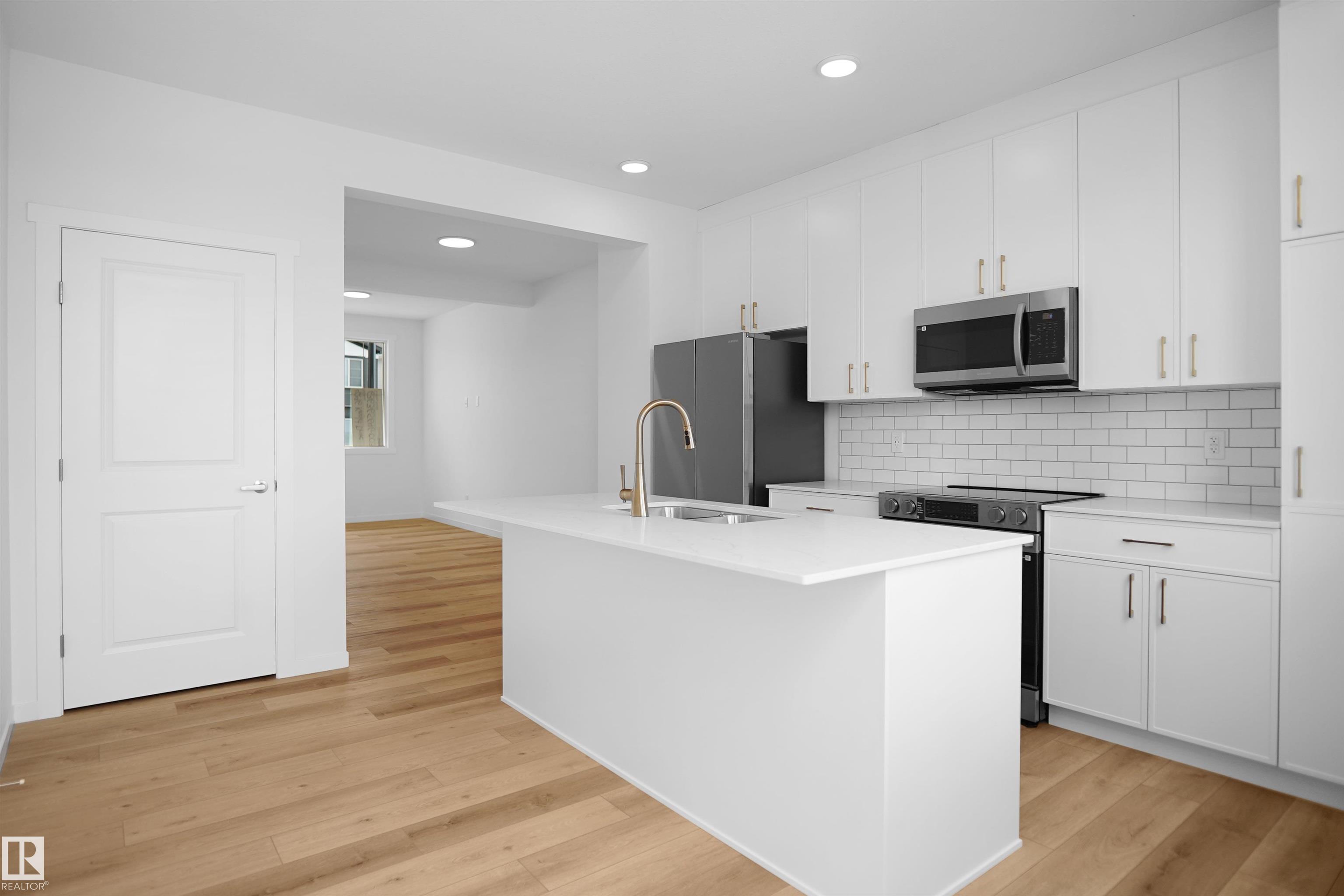 https://zimg.paragon.ice.com/ParagonImages/Property/PM/RAE/225390930/13/0/0/5e4e868dbe9c5a6fbd915d5b30bc45c0/1/4a3e005ddcd1ce4882fcfe4746f2eb84/225390930-913afd6f-d657-432a-9869-cf9c1270297a.JPG