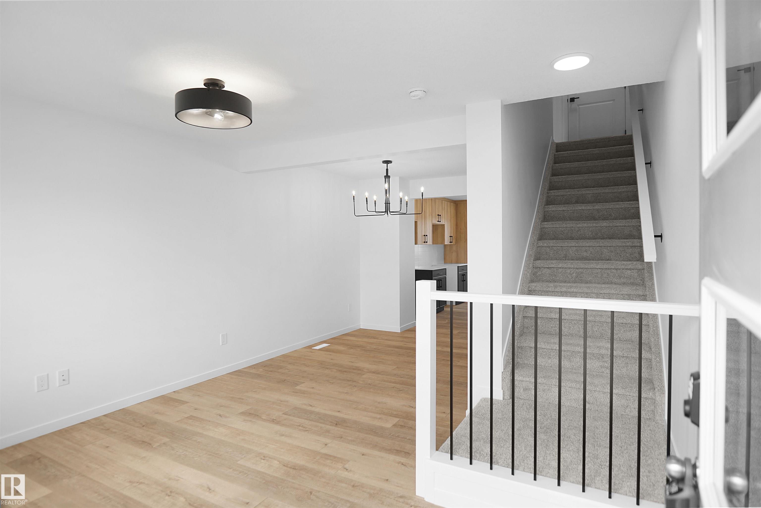 Photo 3 at 4296 Kinglet Drive NW, Kinglet Gardens, Edmonton