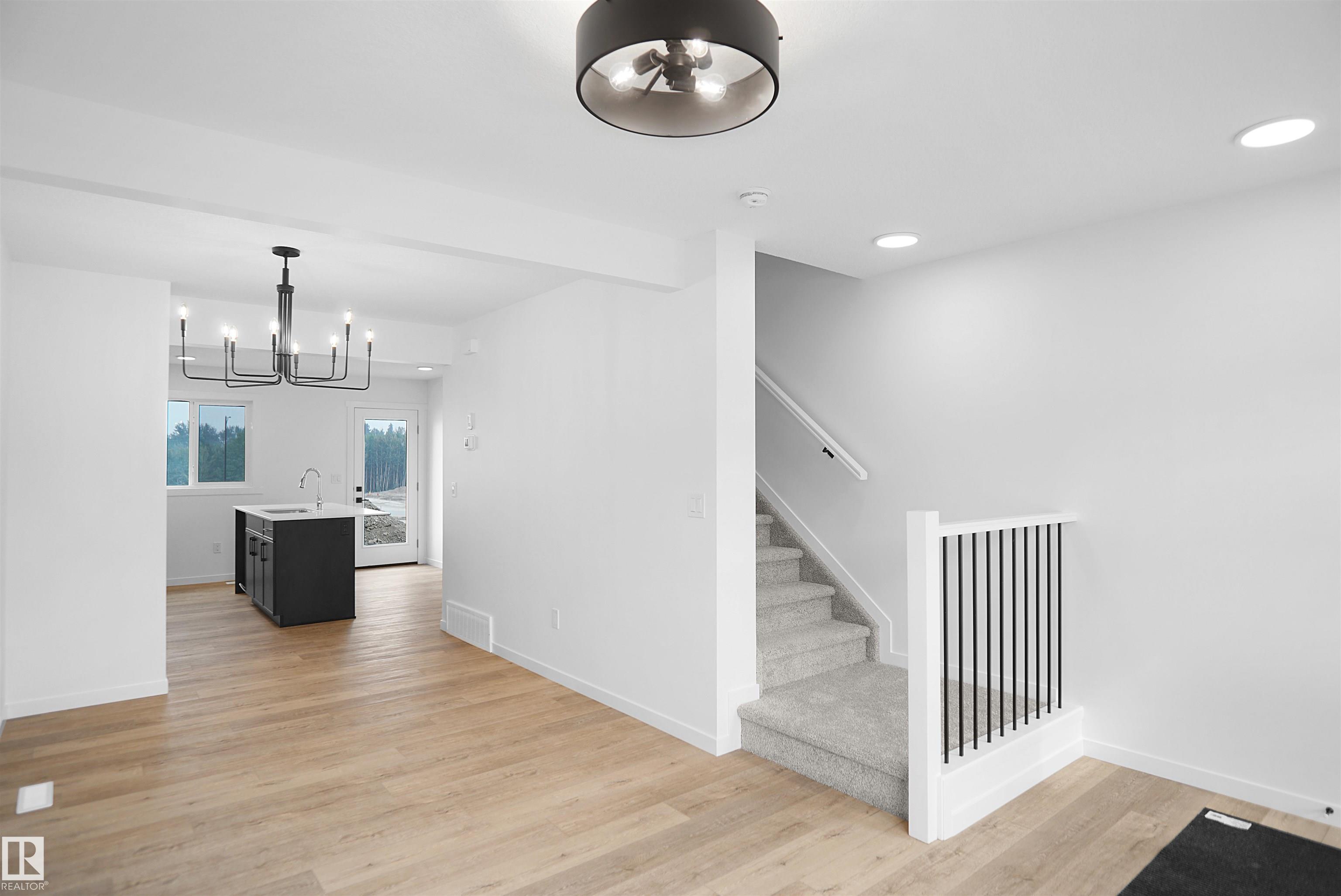 Photo 5 at 4296 Kinglet Drive NW, Kinglet Gardens, Edmonton