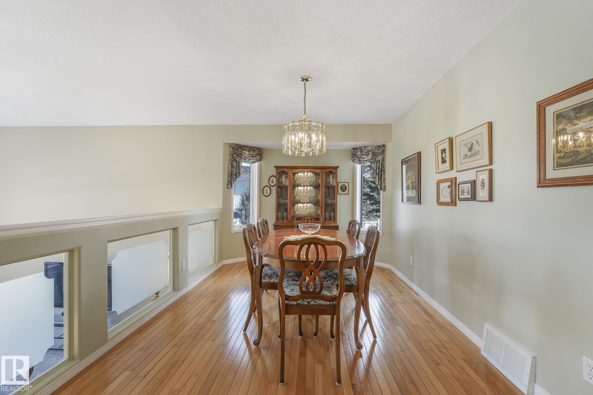 Photo 11 at 1033 Carter Crest Road NW, Carter Crest, Edmonton