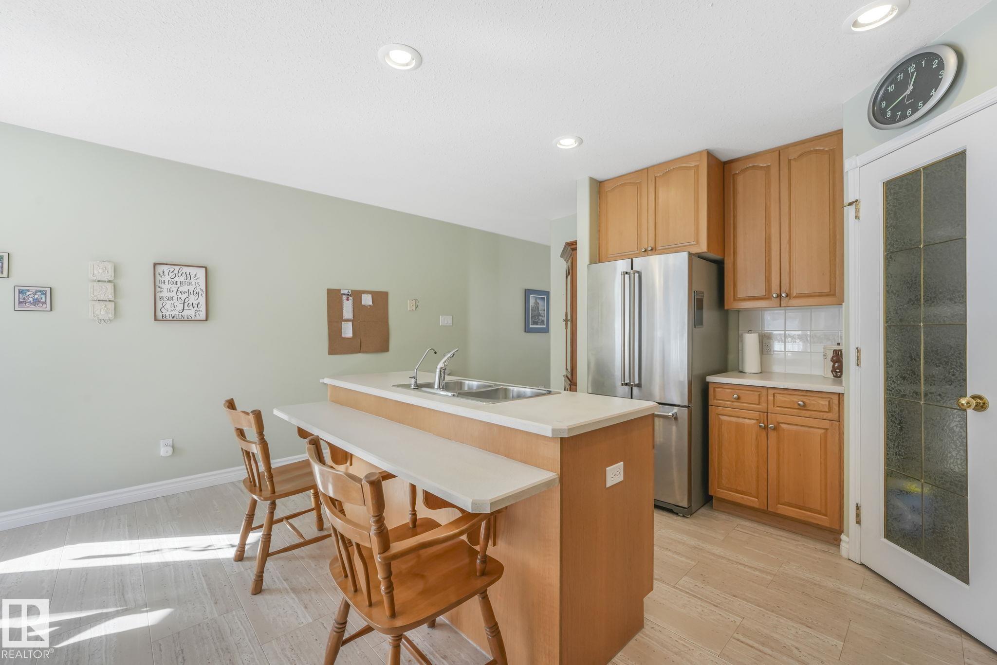 Photo 15 at 1033 Carter Crest Road NW, Carter Crest, Edmonton