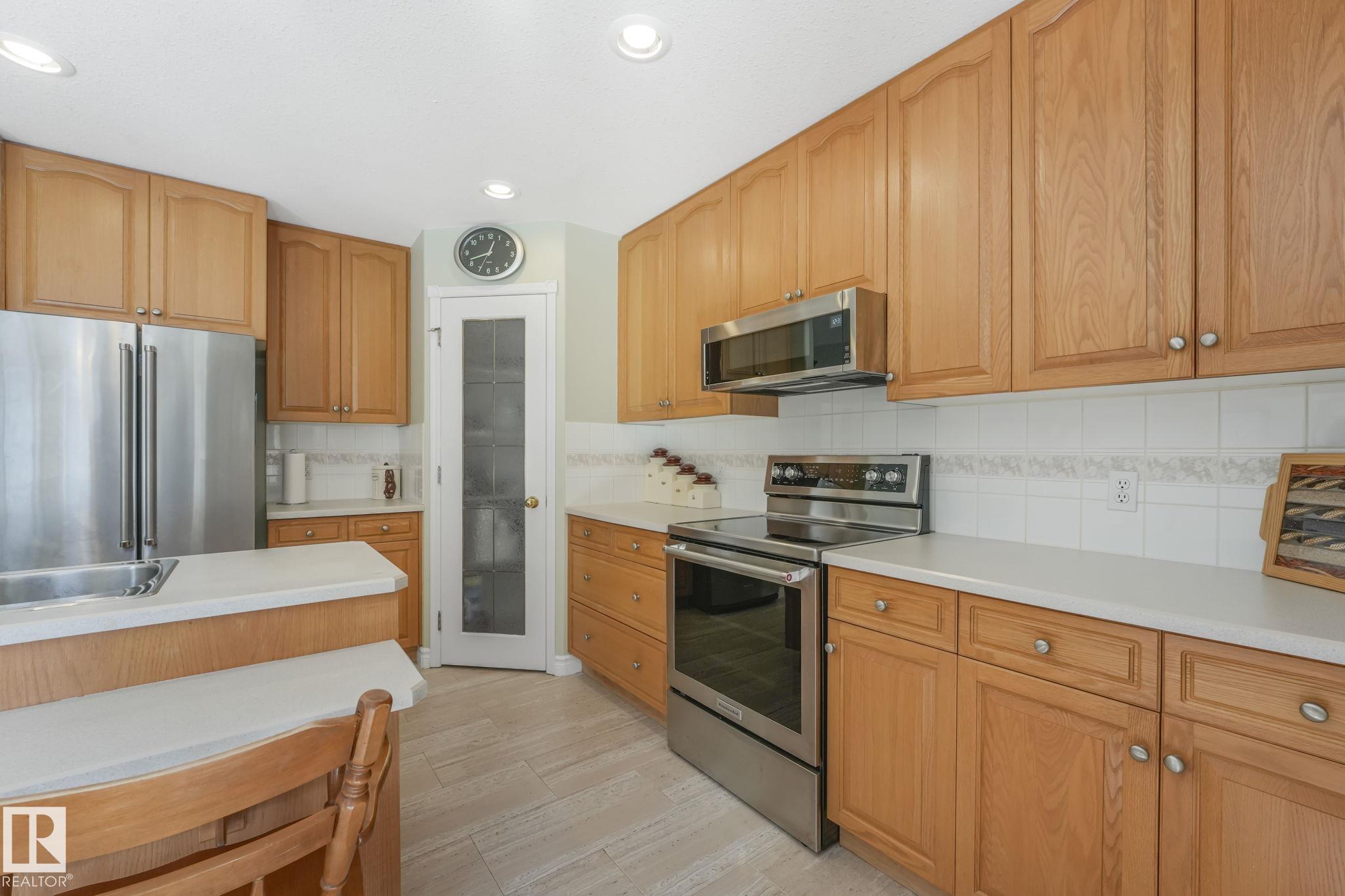 Photo 17 at 1033 Carter Crest Road NW, Carter Crest, Edmonton