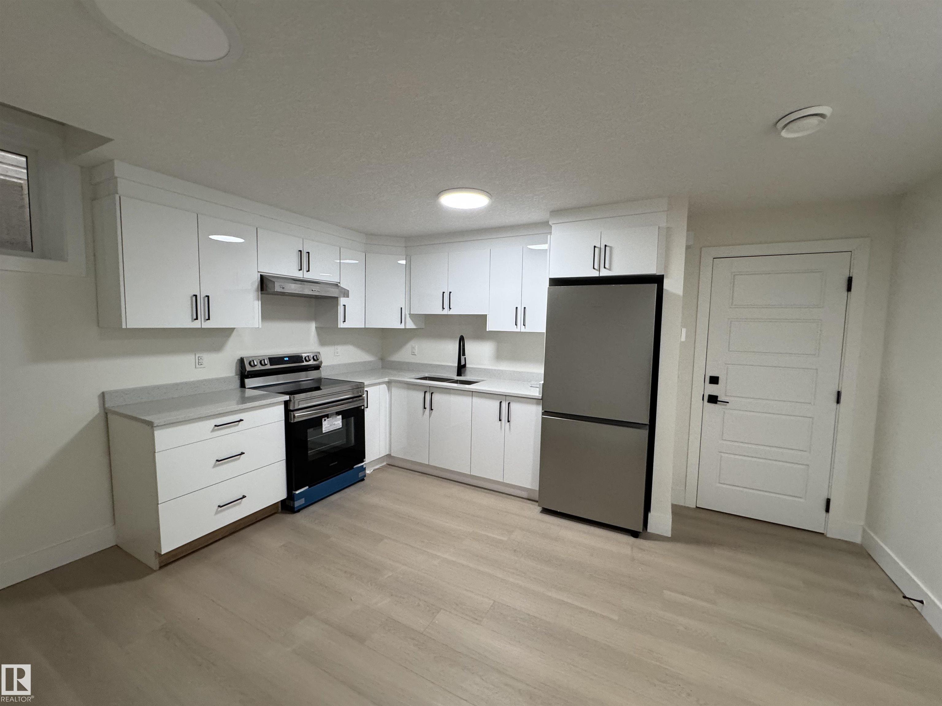 Photo 16 at 7938 91 Avenue NW, Holyrood, Edmonton