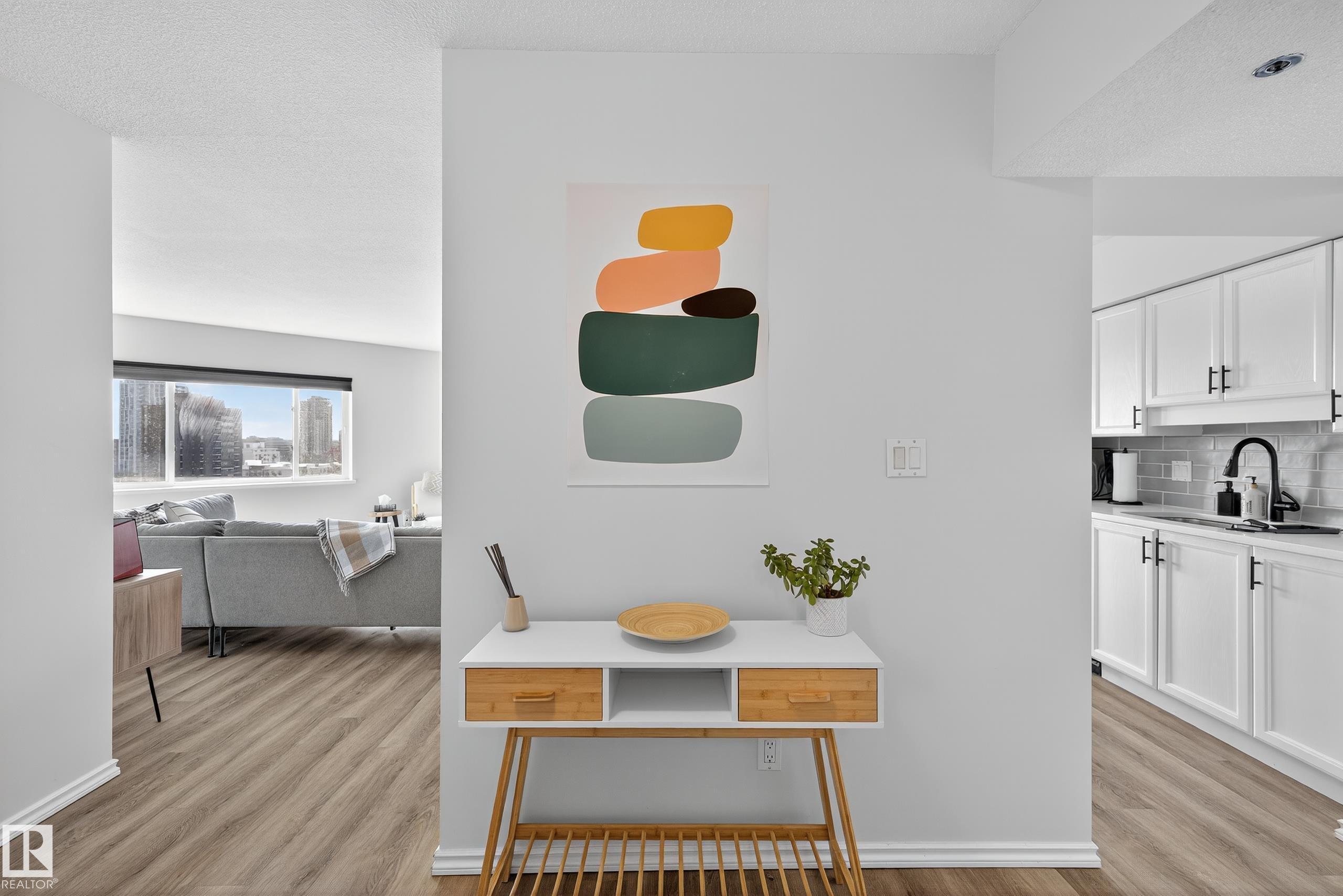 Photo 3 at 1303 - 10130 114 Street NW, Wîhkwêntôwin, Edmonton