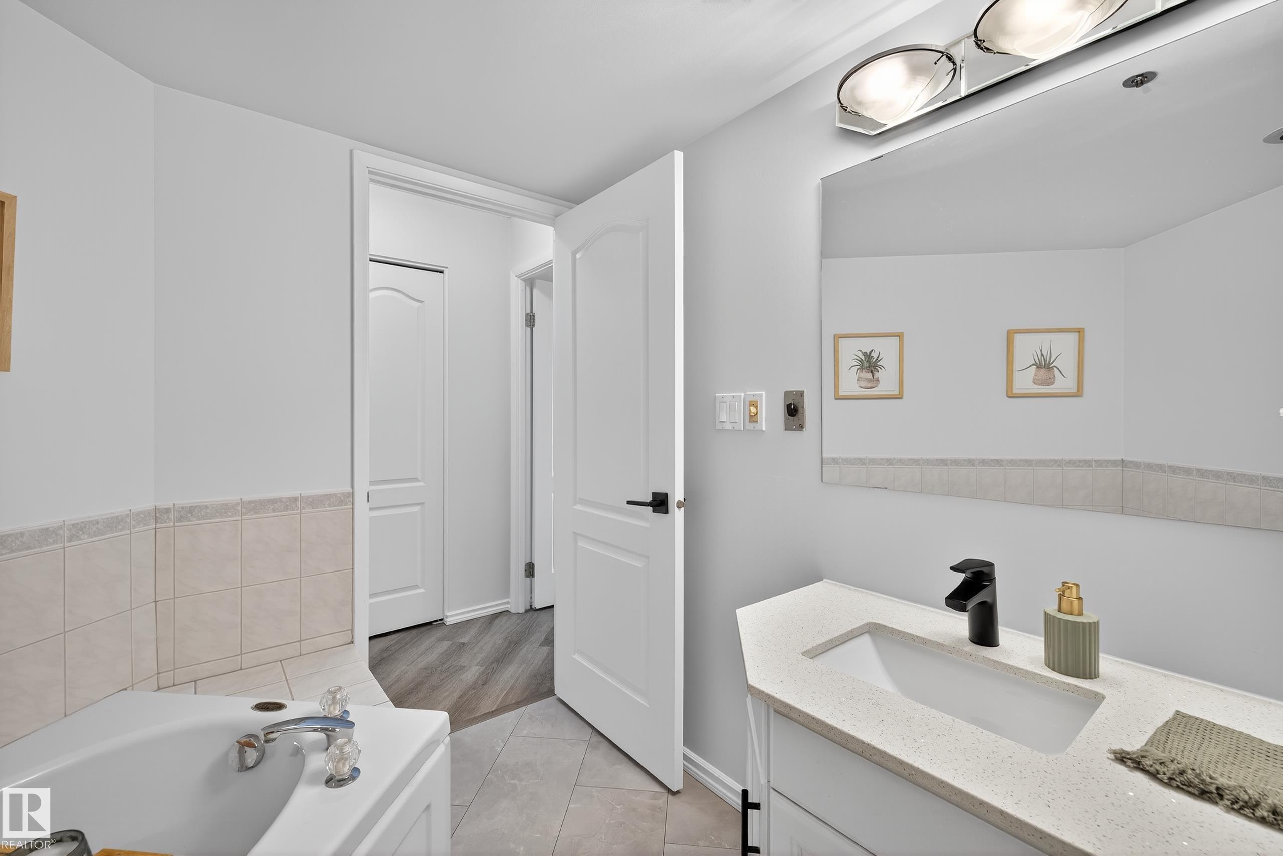 Photo 24 at 1303 - 10130 114 Street NW, Wîhkwêntôwin, Edmonton