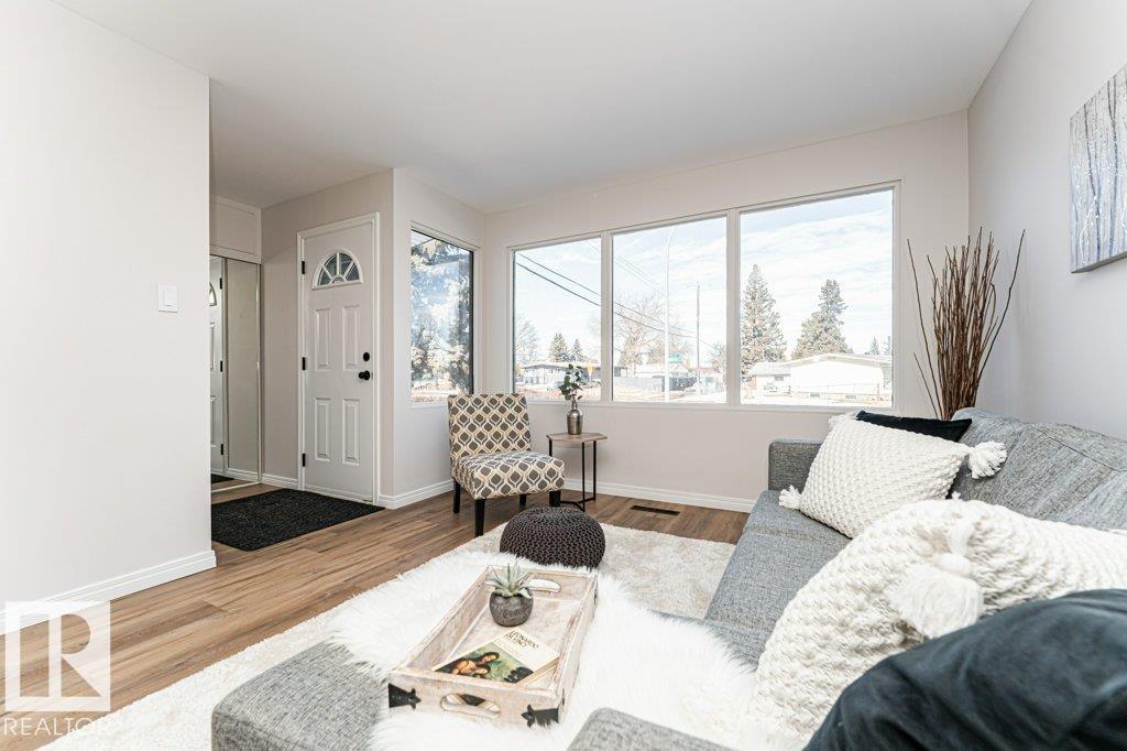 Photo 5 at 12209A 134b Avenue NW, Kensington, Edmonton