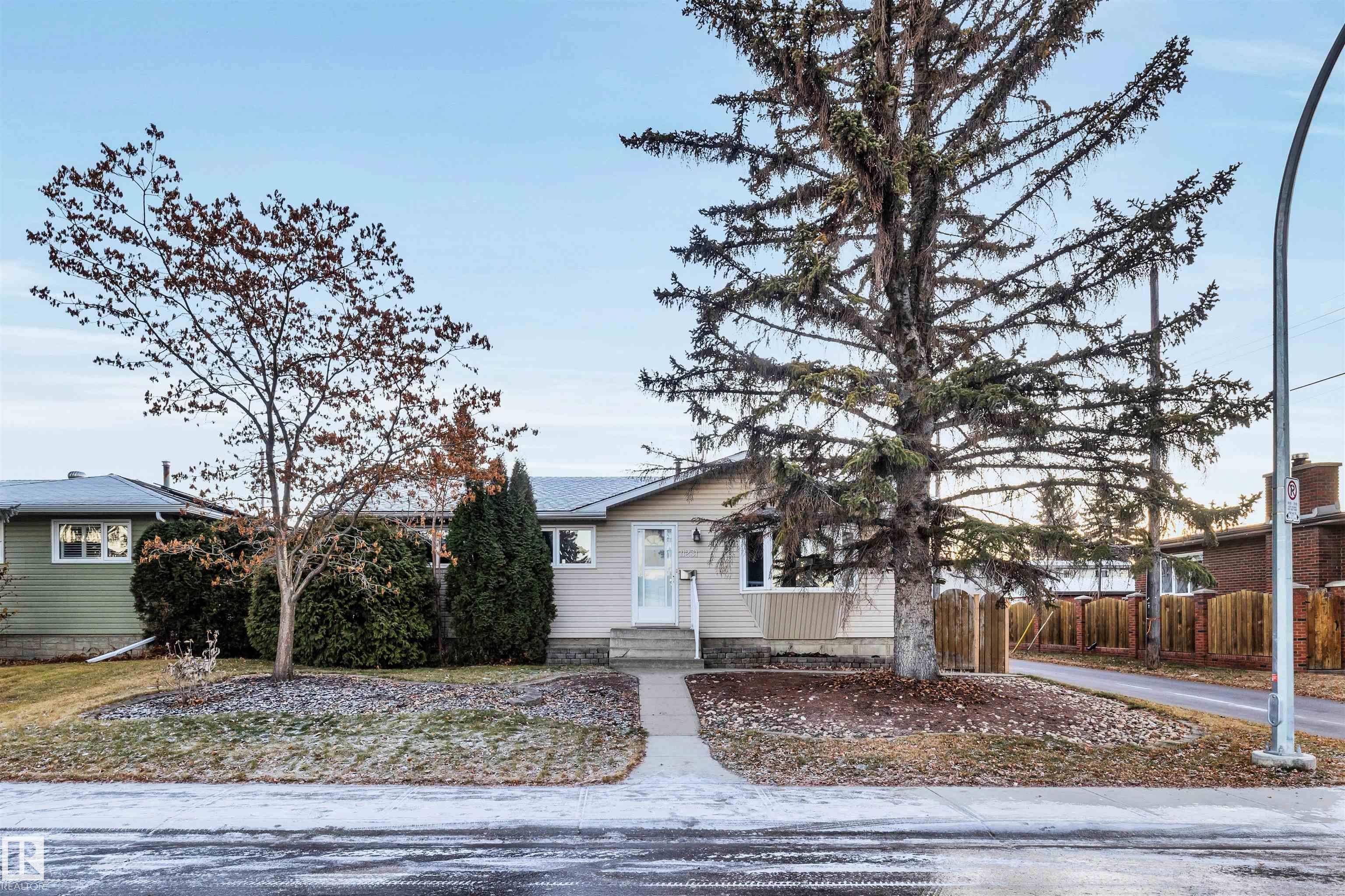 11231 41 Avenue NW, Royal Gardens, Edmonton 2