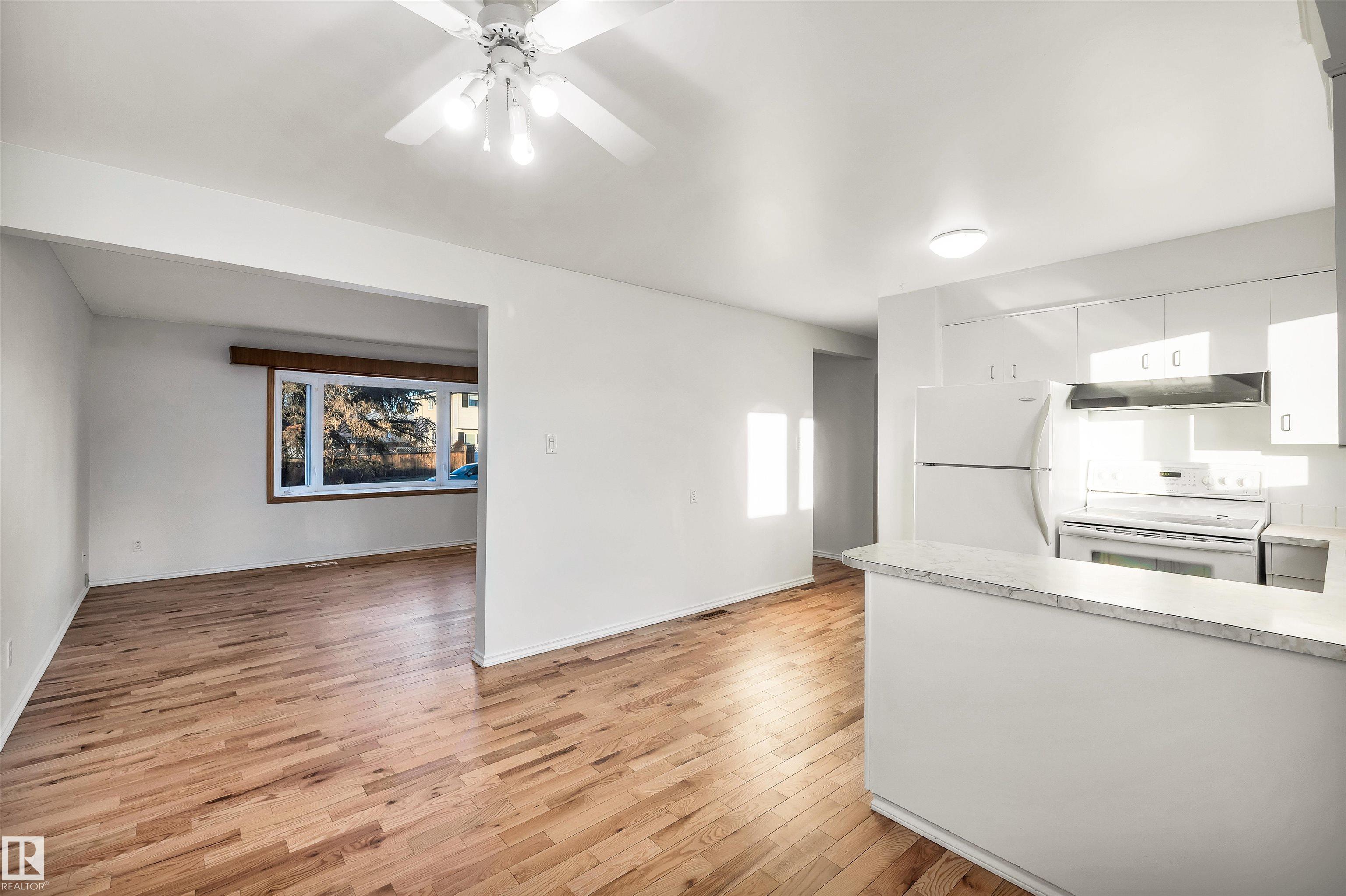 Photo 13 at 11231 41 Avenue NW, Royal Gardens, Edmonton