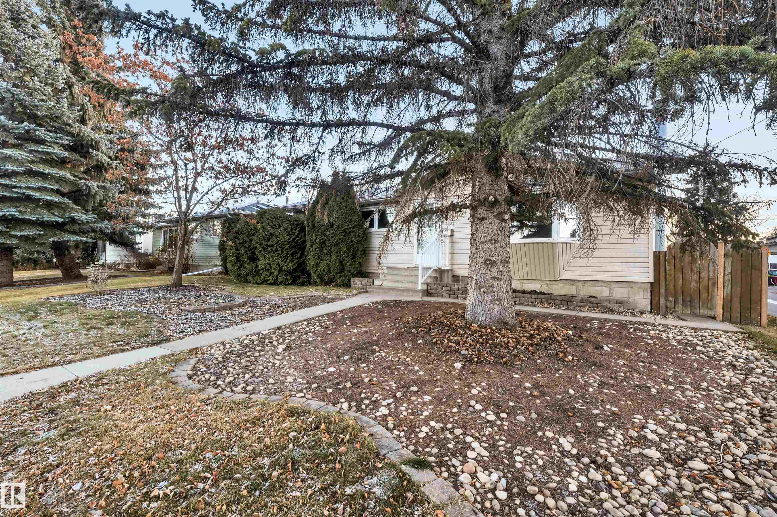 Picture for 11231 41 AV NW