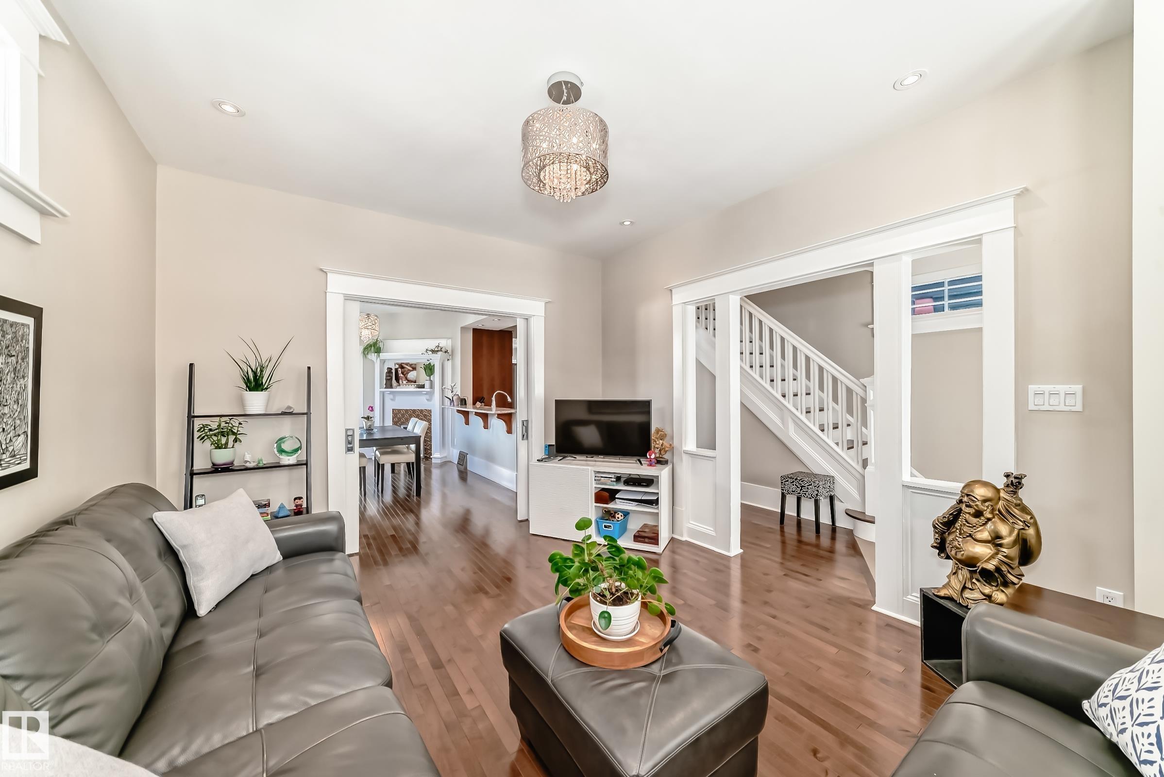 Photo 19 at 10989 125 Street NW, Westmount, Edmonton