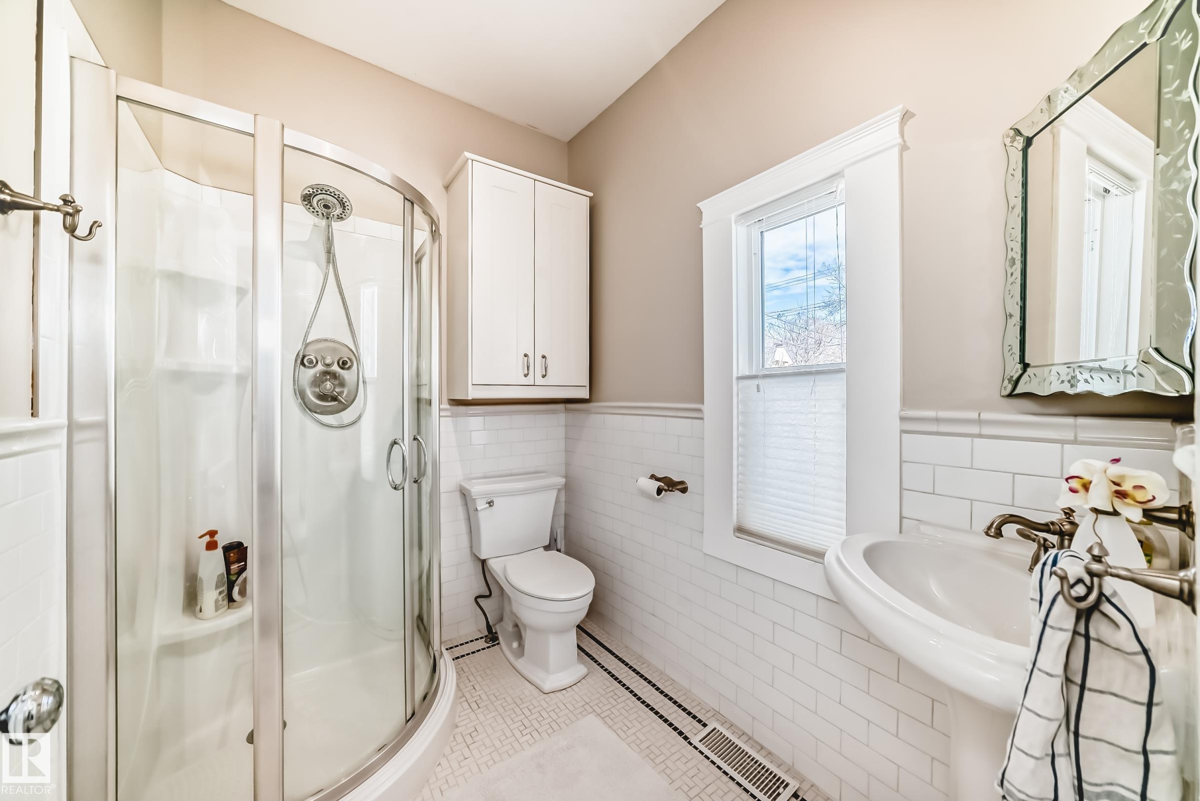 Photo 21 at 10989 125 Street NW, Westmount, Edmonton