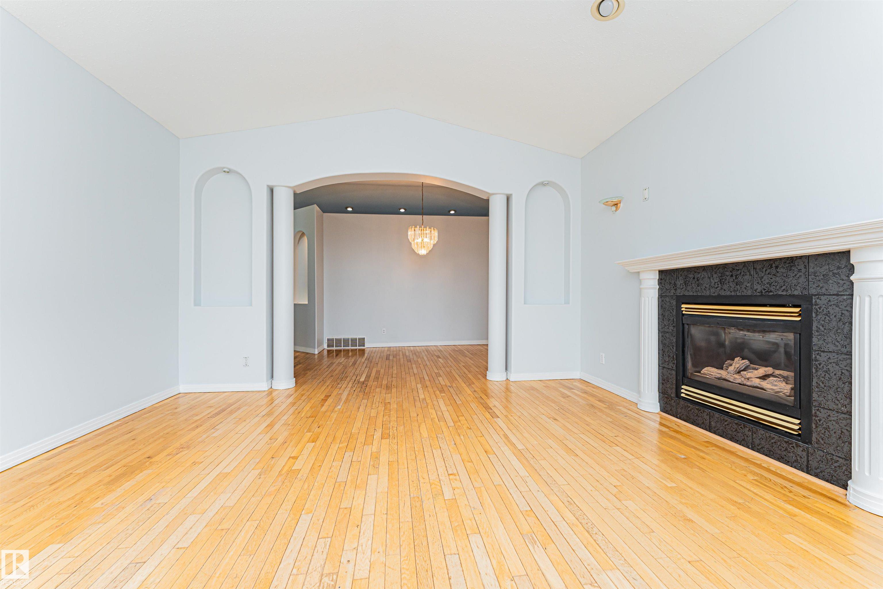 Photo 13 at 434 Grandin Drive, Morinville