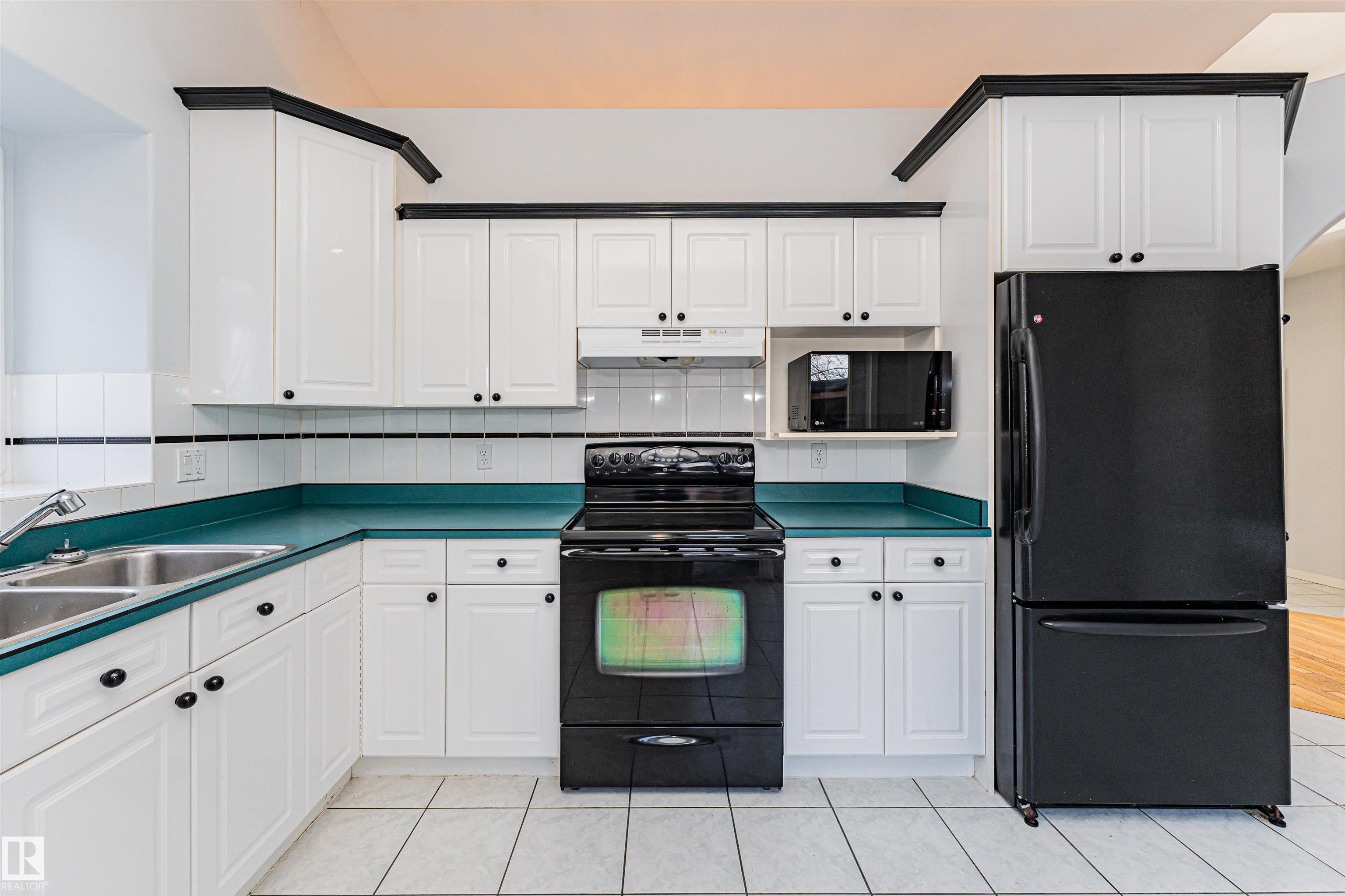 Photo 19 at 434 Grandin Drive, Morinville