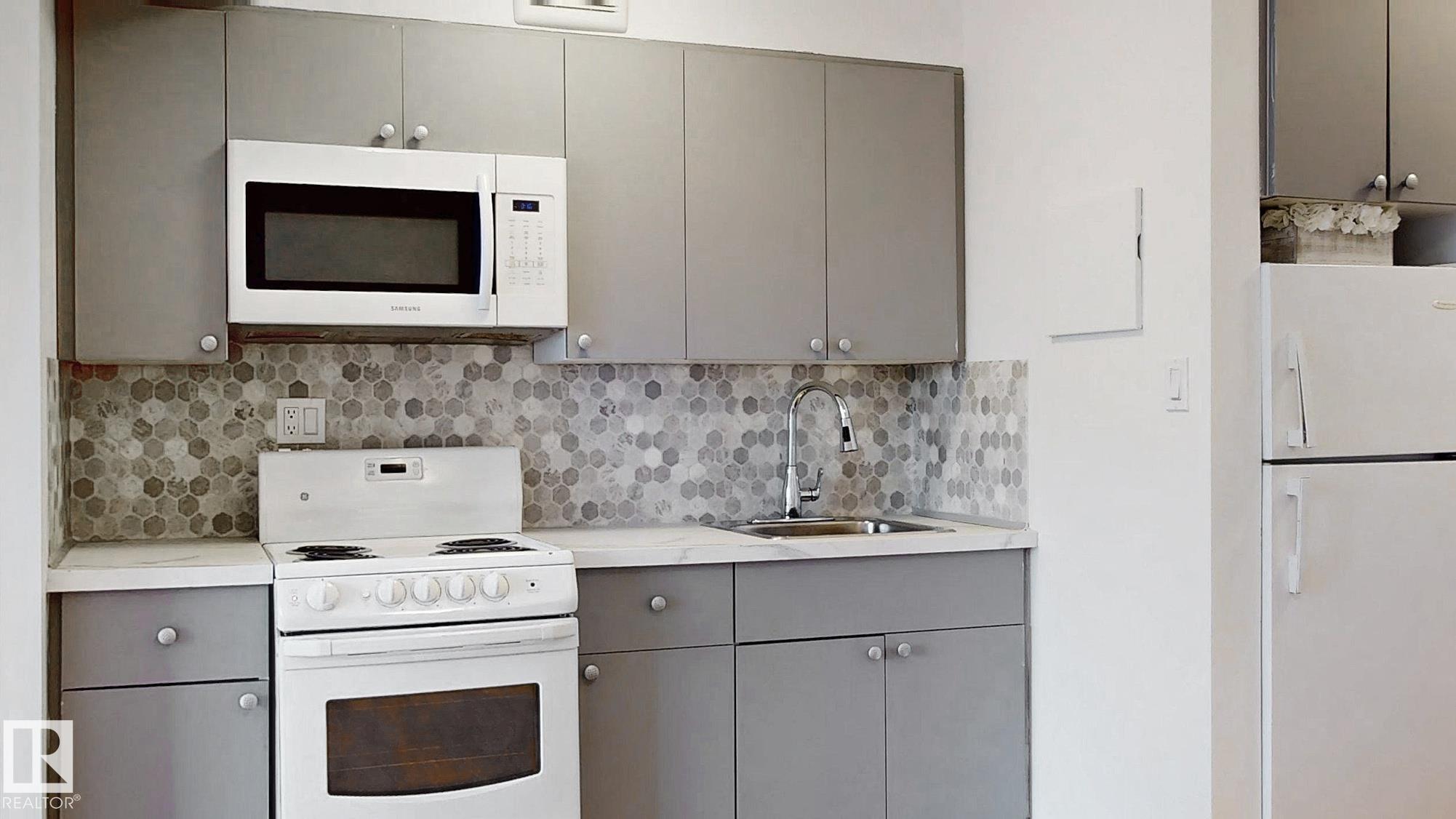 Photo 23 at 417 - 10160 114 Street NW, Wîhkwêntôwin, Edmonton