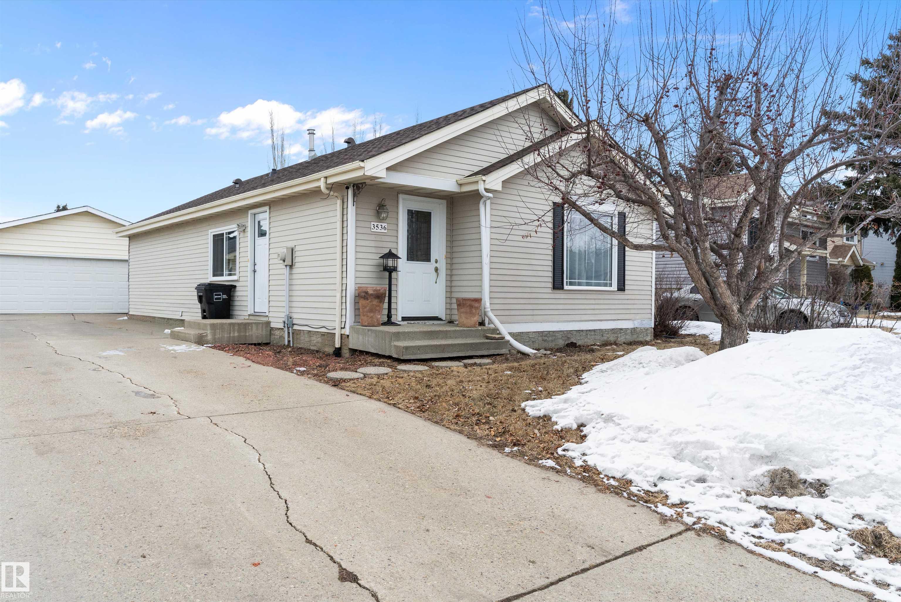 Photo 37 at 3536 12a Avenue NW, Crawford Plains, Edmonton