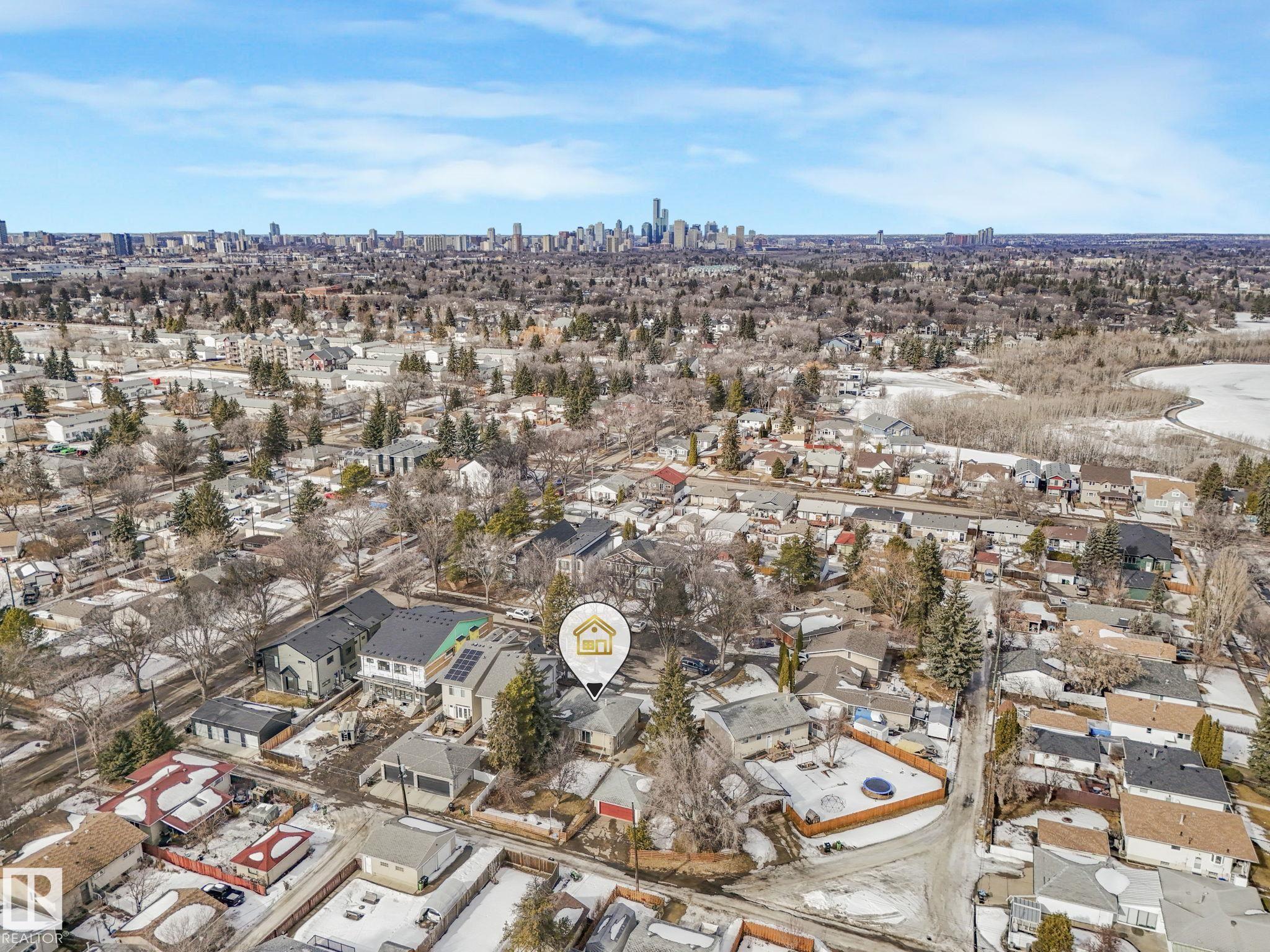 Photo 21 at 9107 65 Avenue NW, Hazeldean, Edmonton