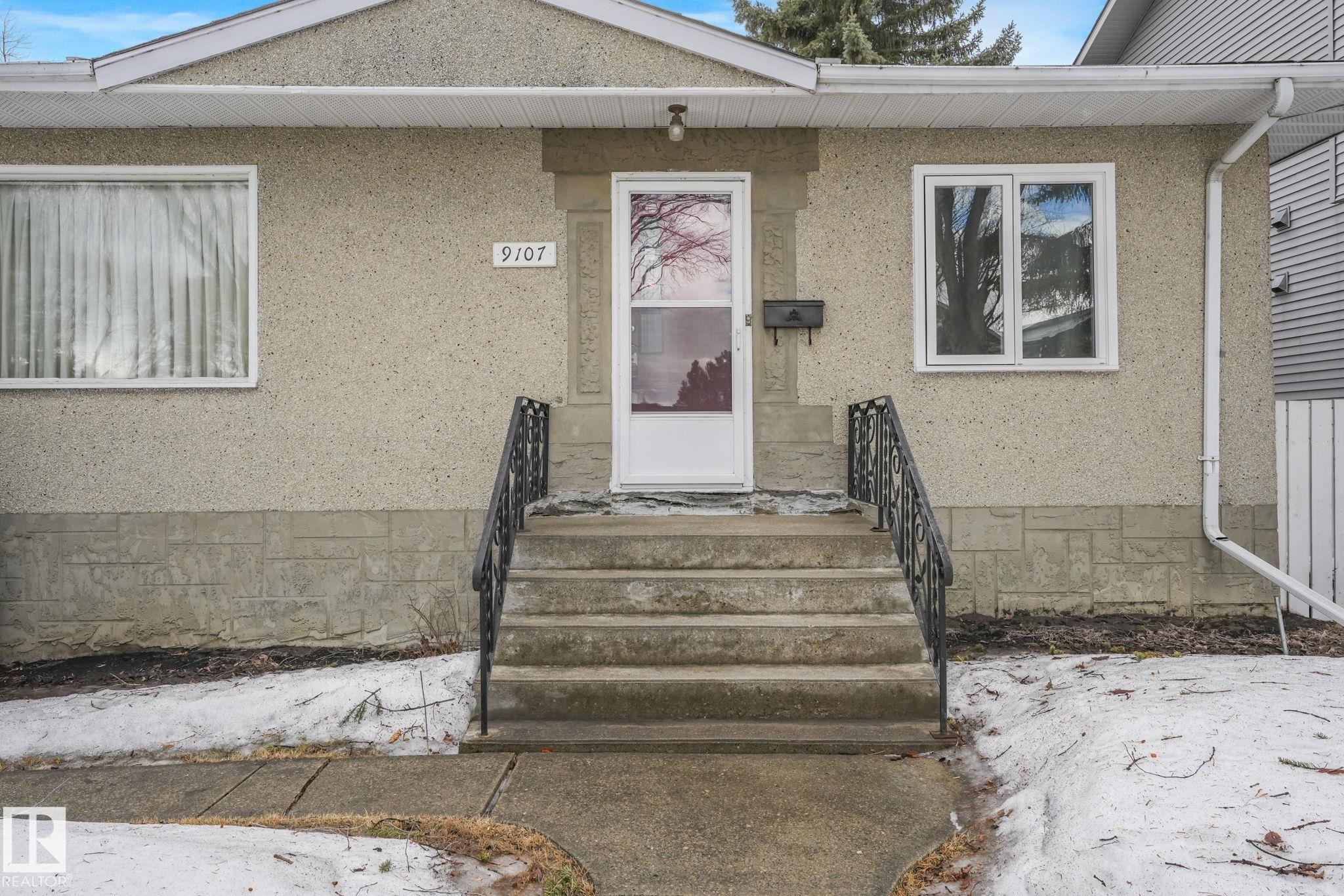 Photo 4 at 9107 65 Avenue NW, Hazeldean, Edmonton