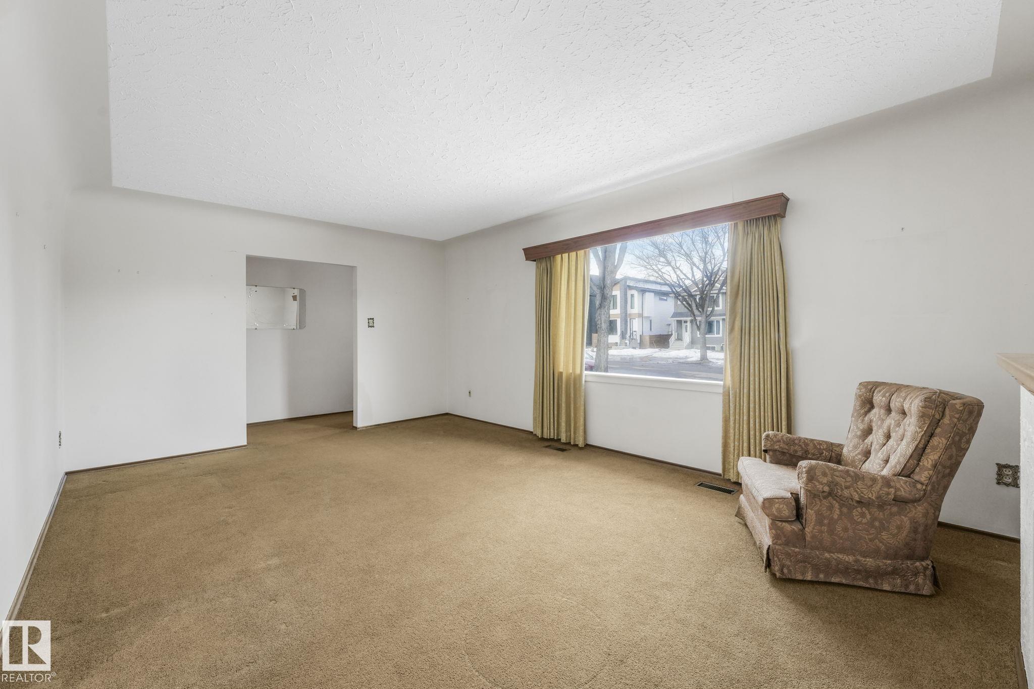 Photo 31 at 9107 65 Avenue NW, Hazeldean, Edmonton