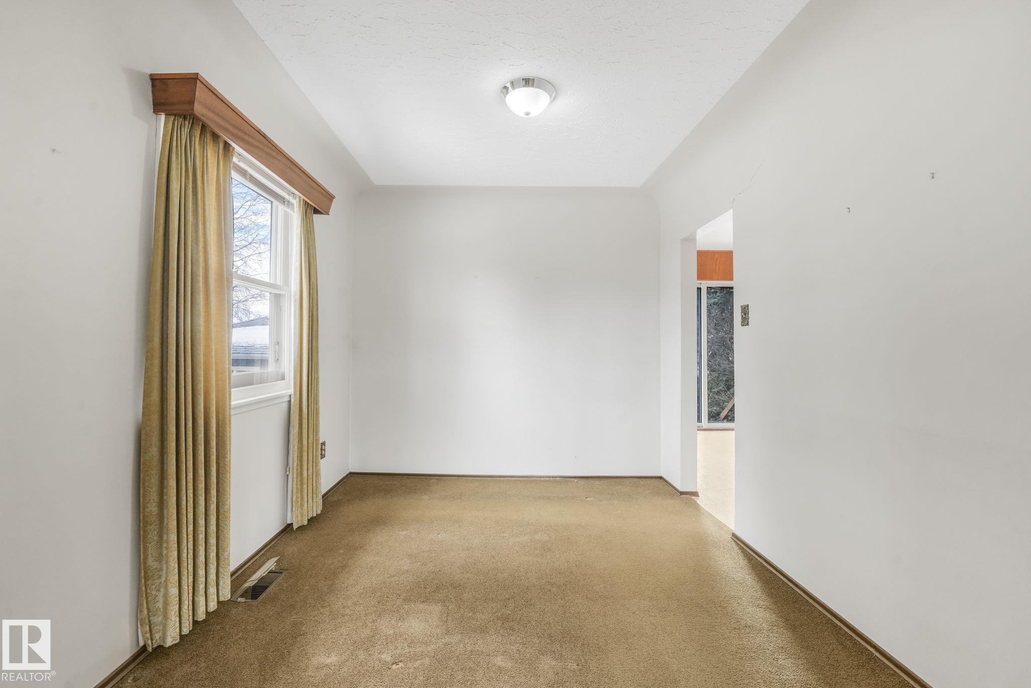 Photo 32 at 9107 65 Avenue NW, Hazeldean, Edmonton