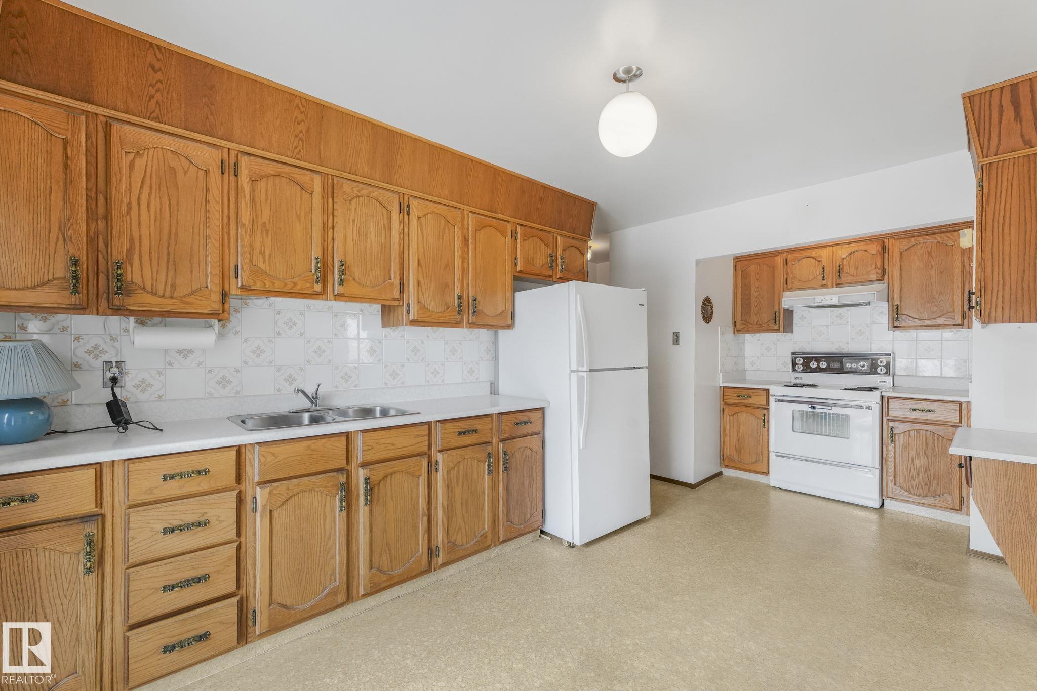 Photo 35 at 9107 65 Avenue NW, Hazeldean, Edmonton