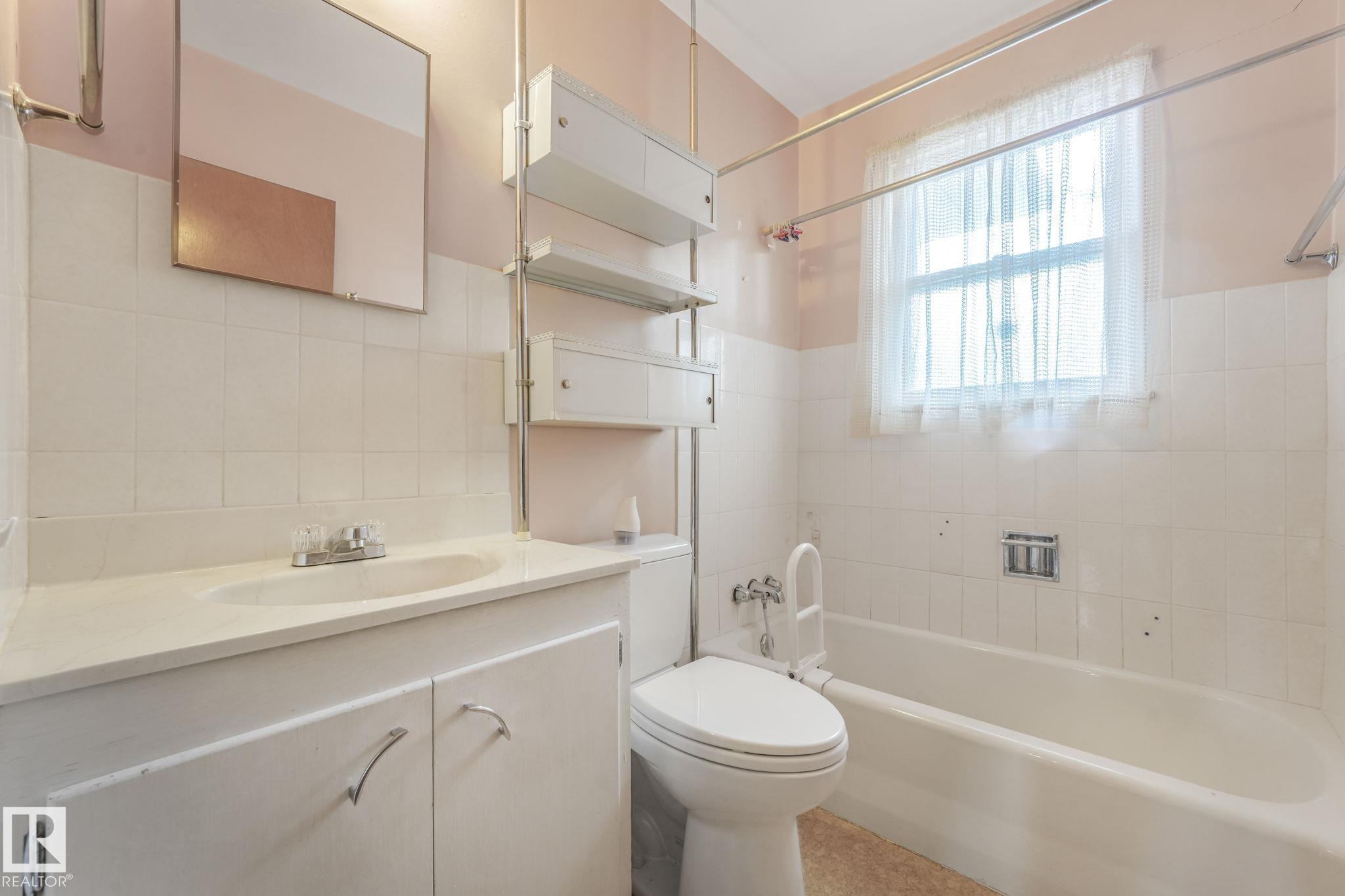 Photo 44 at 9107 65 Avenue NW, Hazeldean, Edmonton