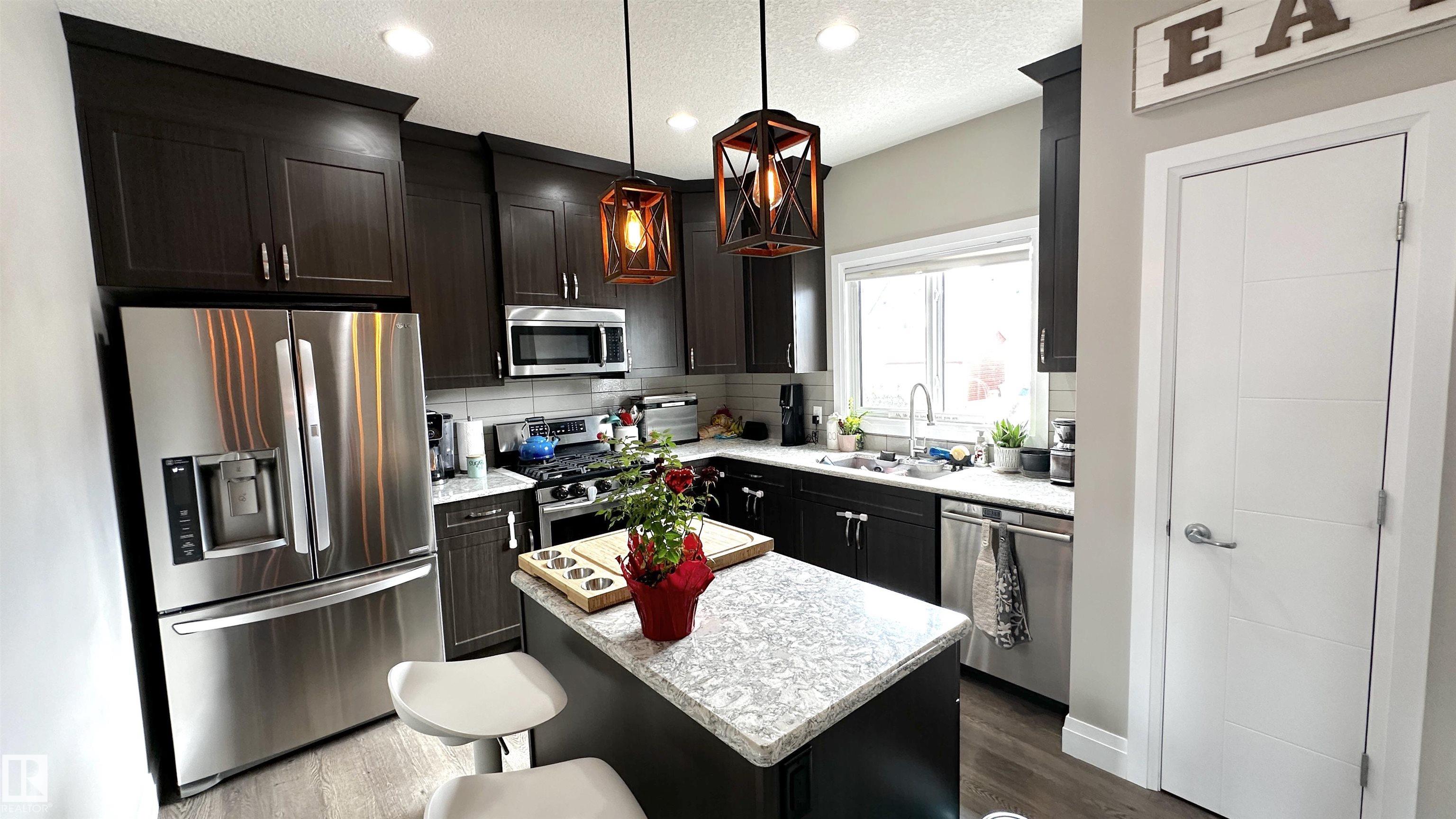 9813 106 Avenue, Morinville