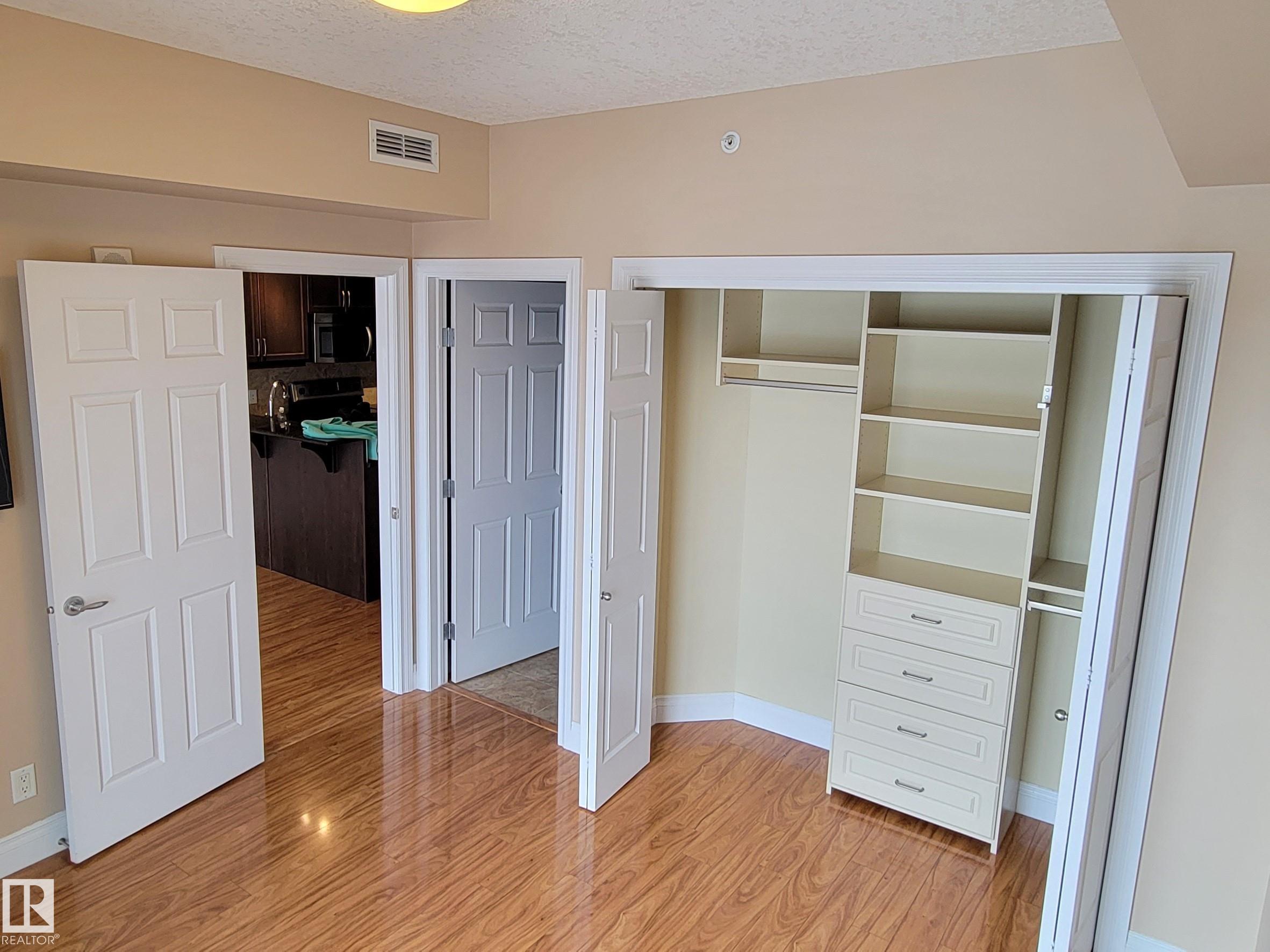 Photo 8 at 1005 - 10303 111 Street NW, Downtown, Edmonton