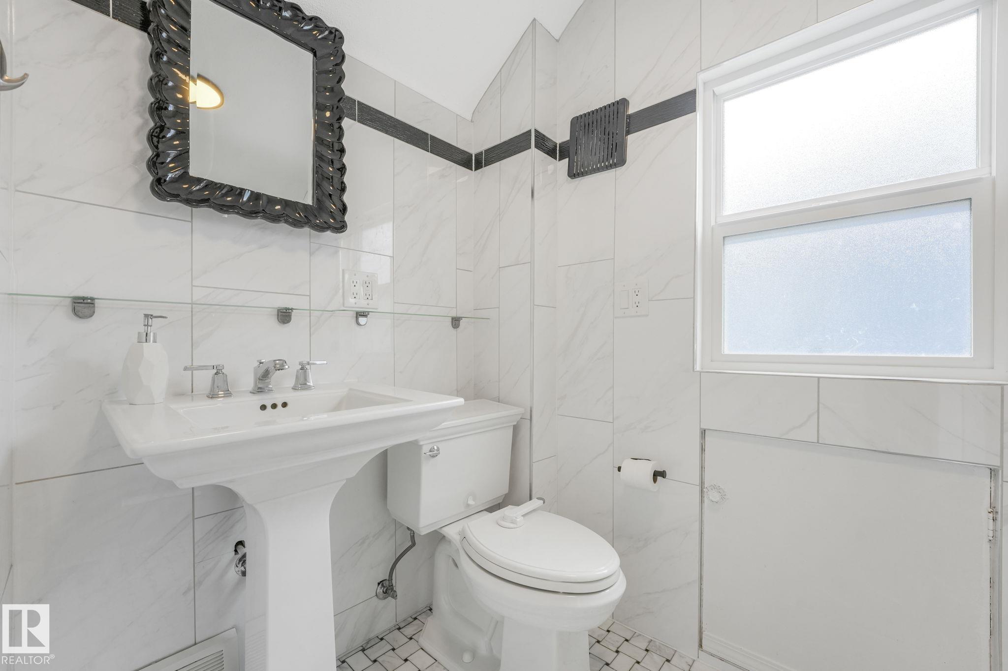 Photo 22 at 12729 108 Avenue NW, Westmount, Edmonton