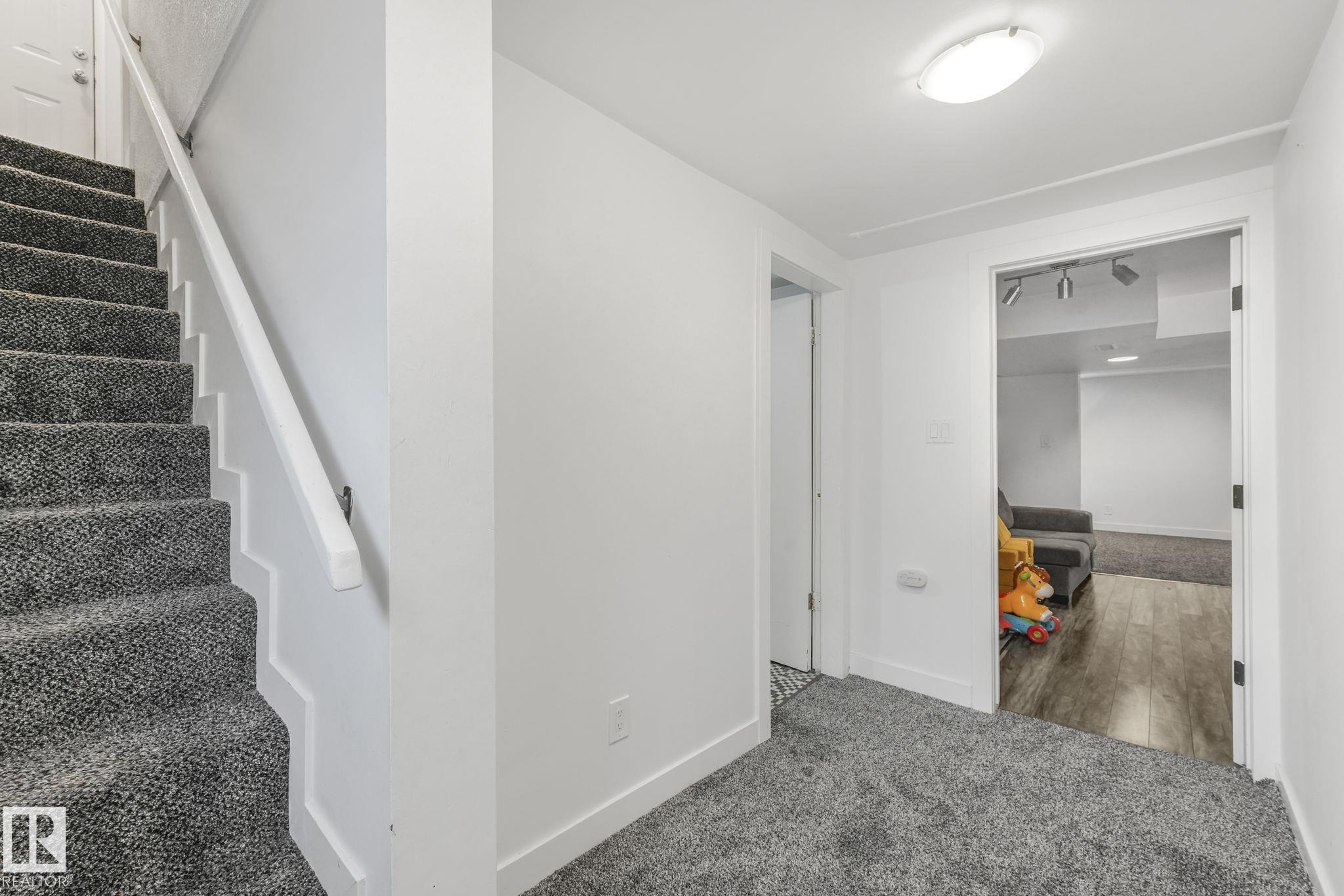 Photo 25 at 12729 108 Avenue NW, Westmount, Edmonton