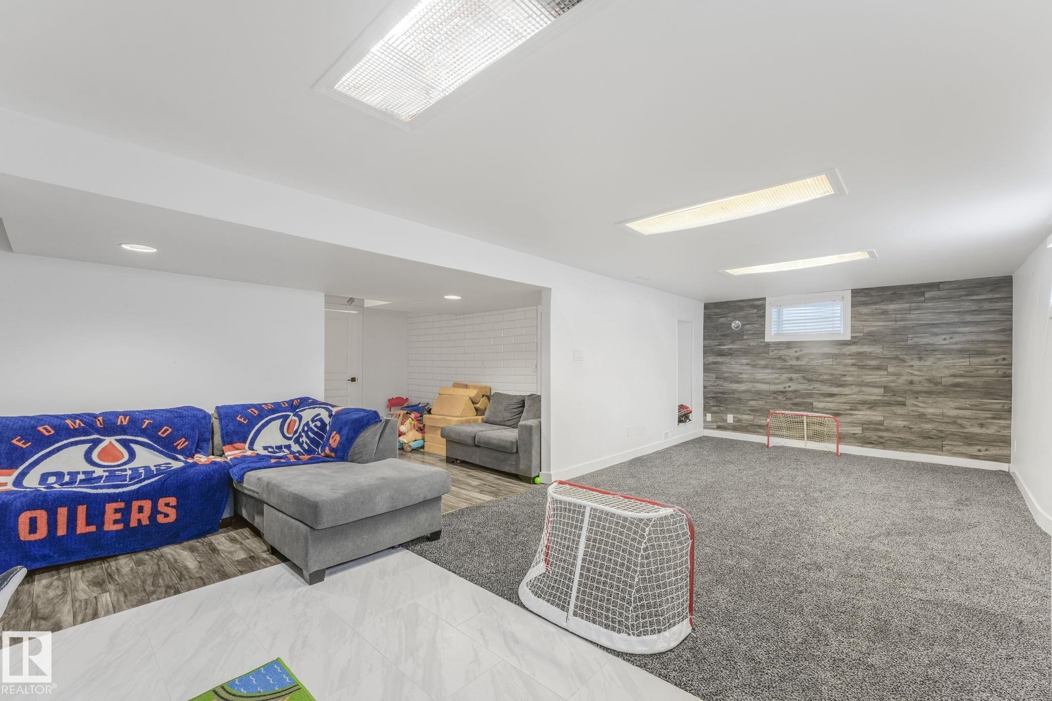 Photo 32 at 12729 108 Avenue NW, Westmount, Edmonton