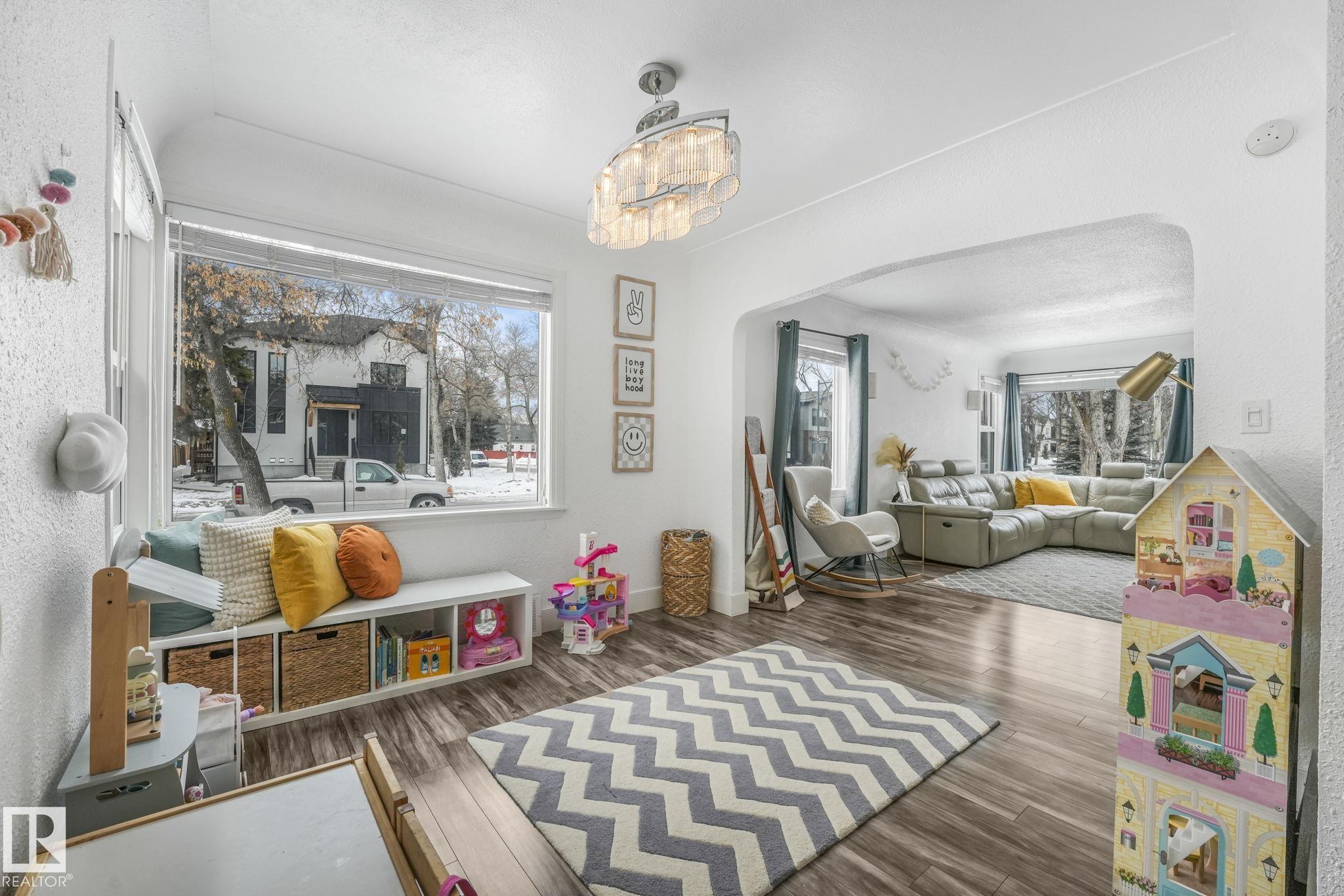 Photo 8 at 12729 108 Avenue NW, Westmount, Edmonton