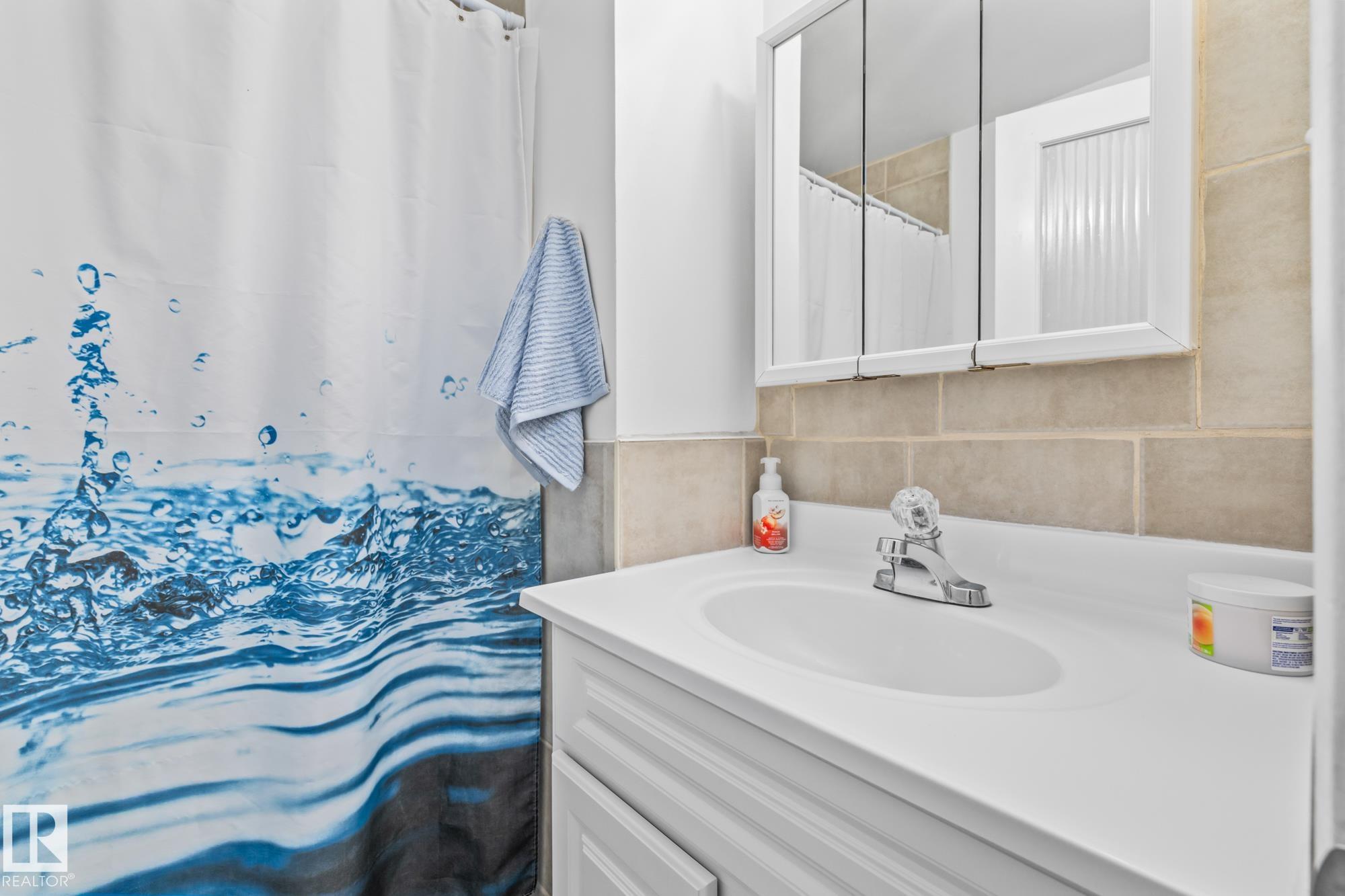 Photo 17 at 10940 Beaumaris Road NW, Lorelei, Edmonton