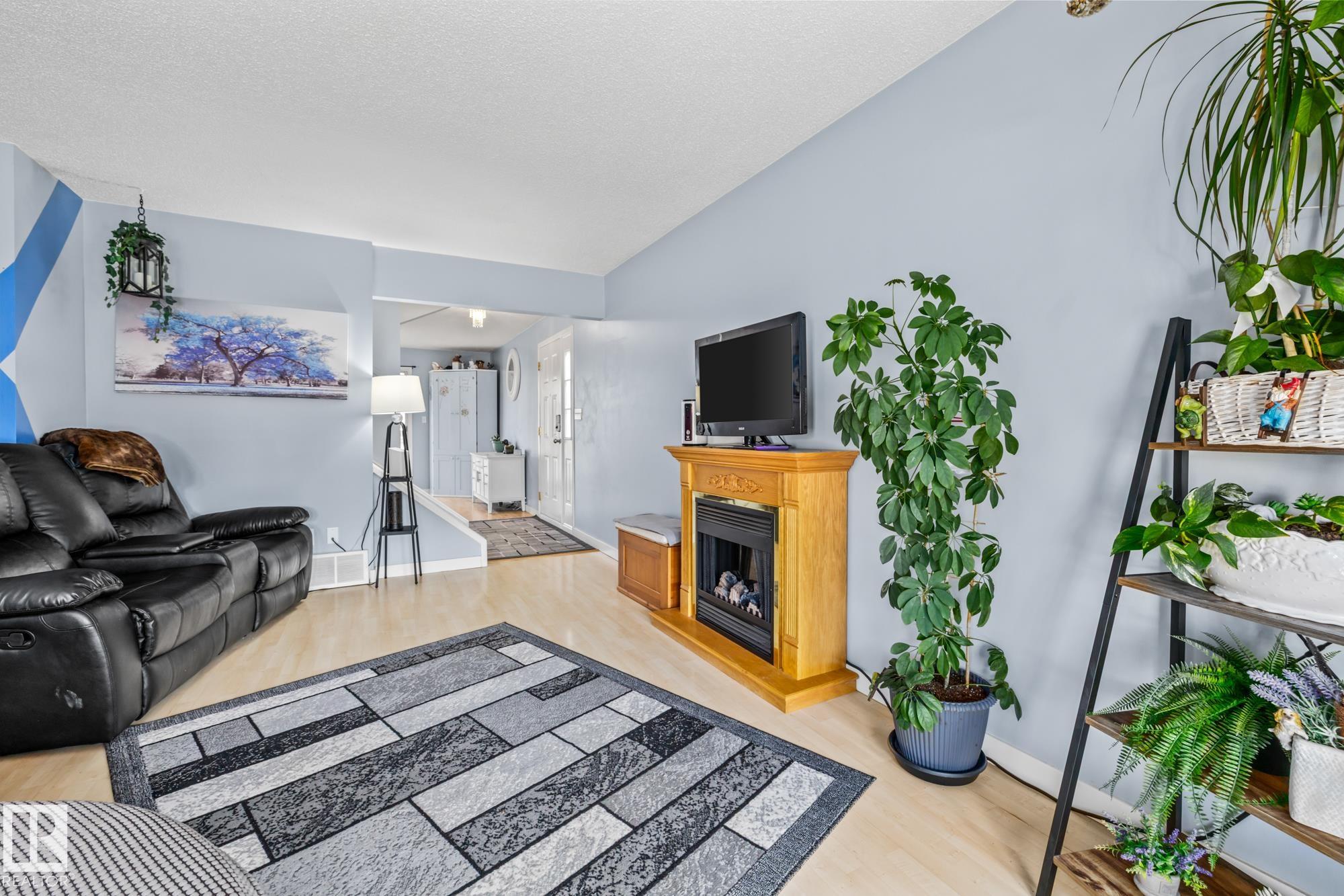 Photo 24 at 10940 Beaumaris Road NW, Lorelei, Edmonton