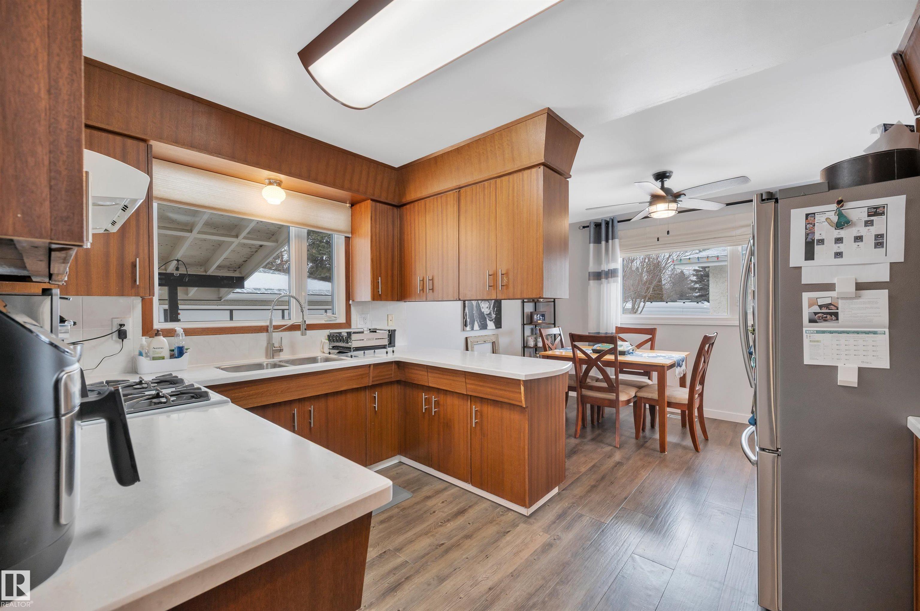 Photo 12 at 8 Glenwood Drive, Maplewood, Sherwood Park