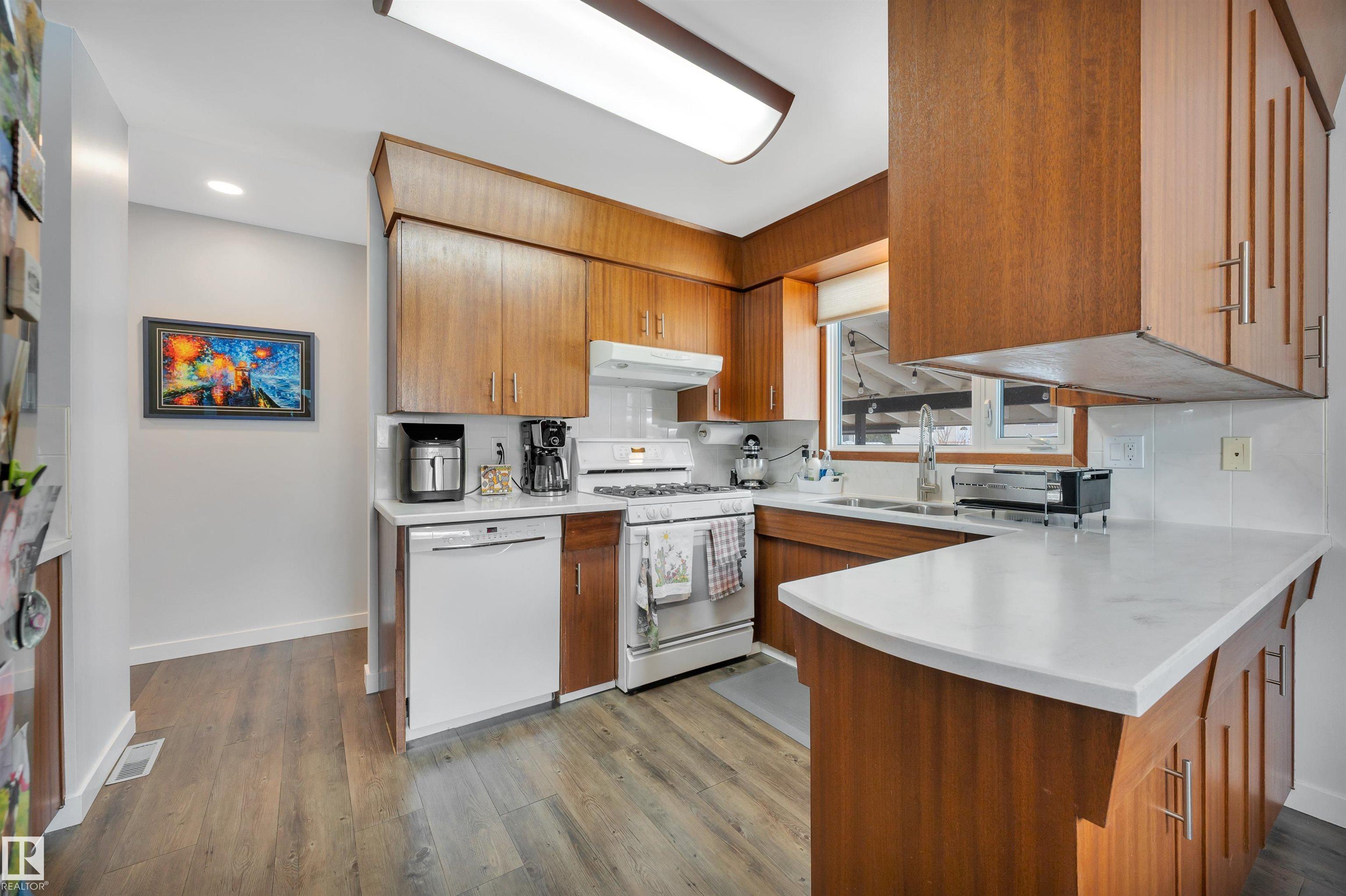 Photo 10 at 8 Glenwood Drive, Maplewood, Sherwood Park