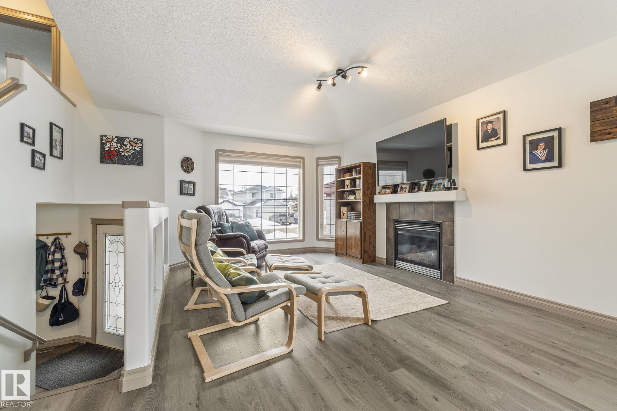 Photo 13 at 9308 106 Avenue, Morinville