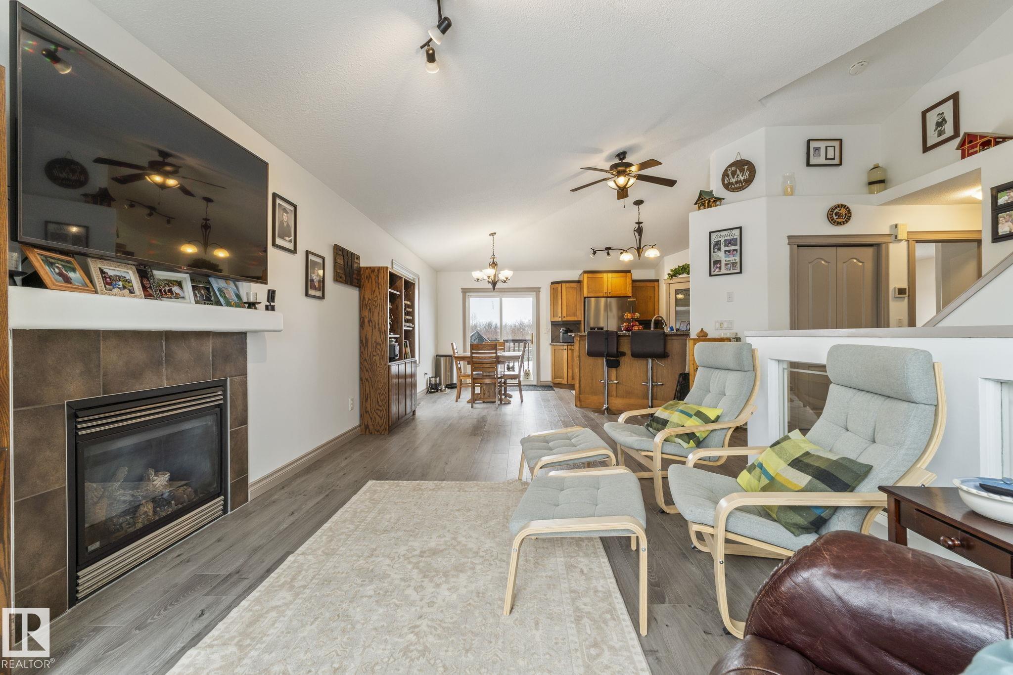 Photo 17 at 9308 106 Avenue, Morinville