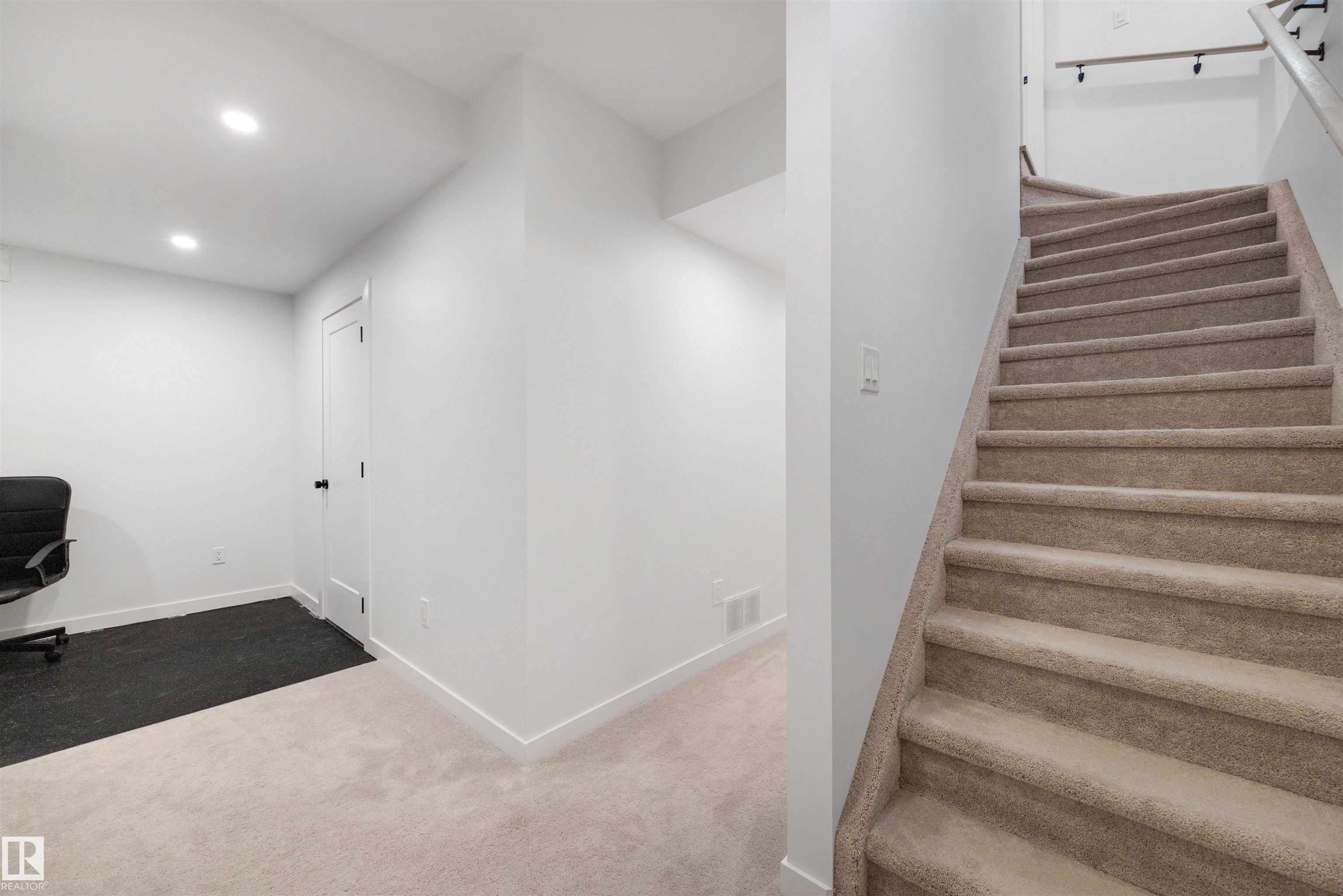 Photo 20 at 8028 174a Avenue NW, Crystallina Nera West, Edmonton