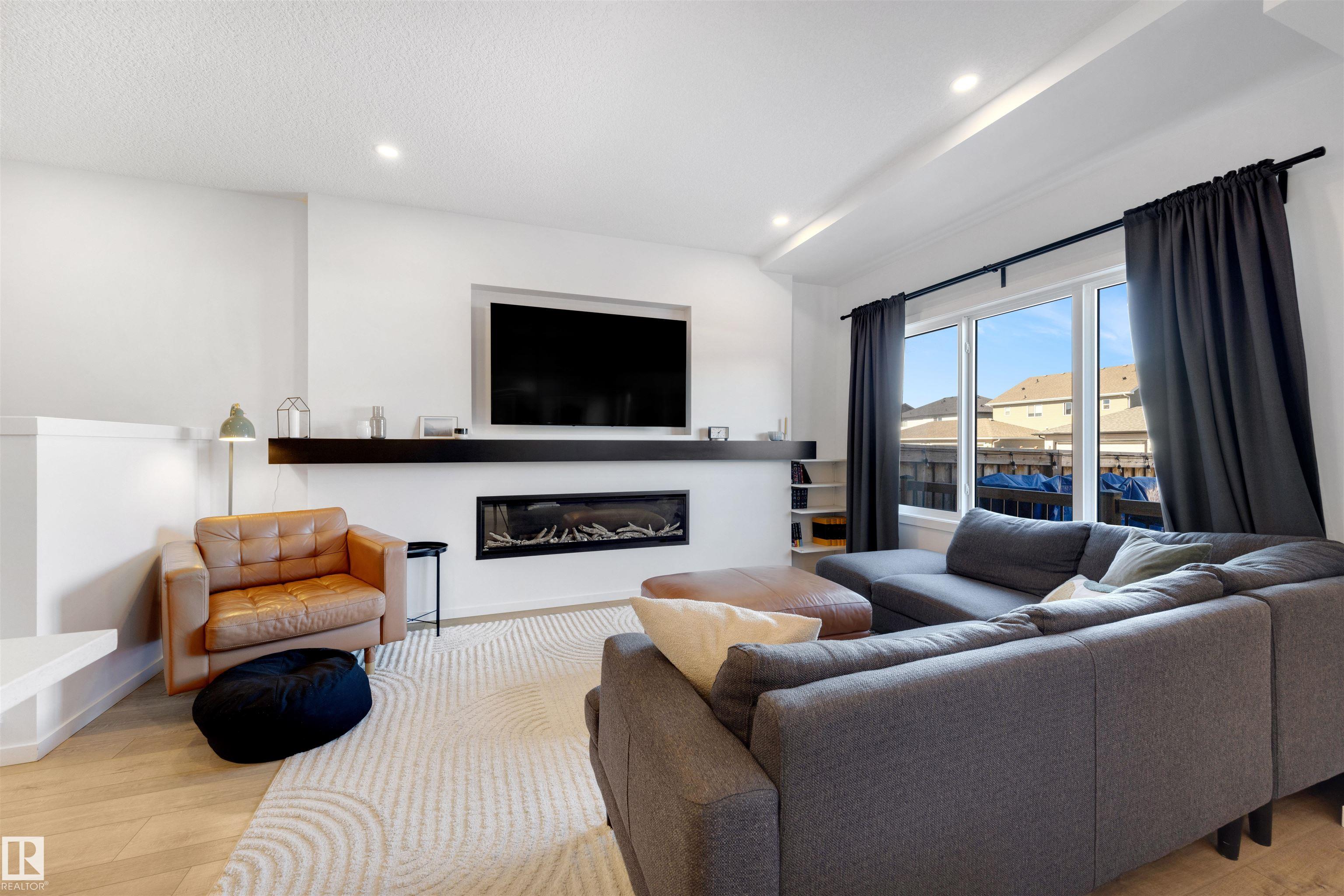 Photo 5 at 8028 174a Avenue NW, Crystallina Nera West, Edmonton