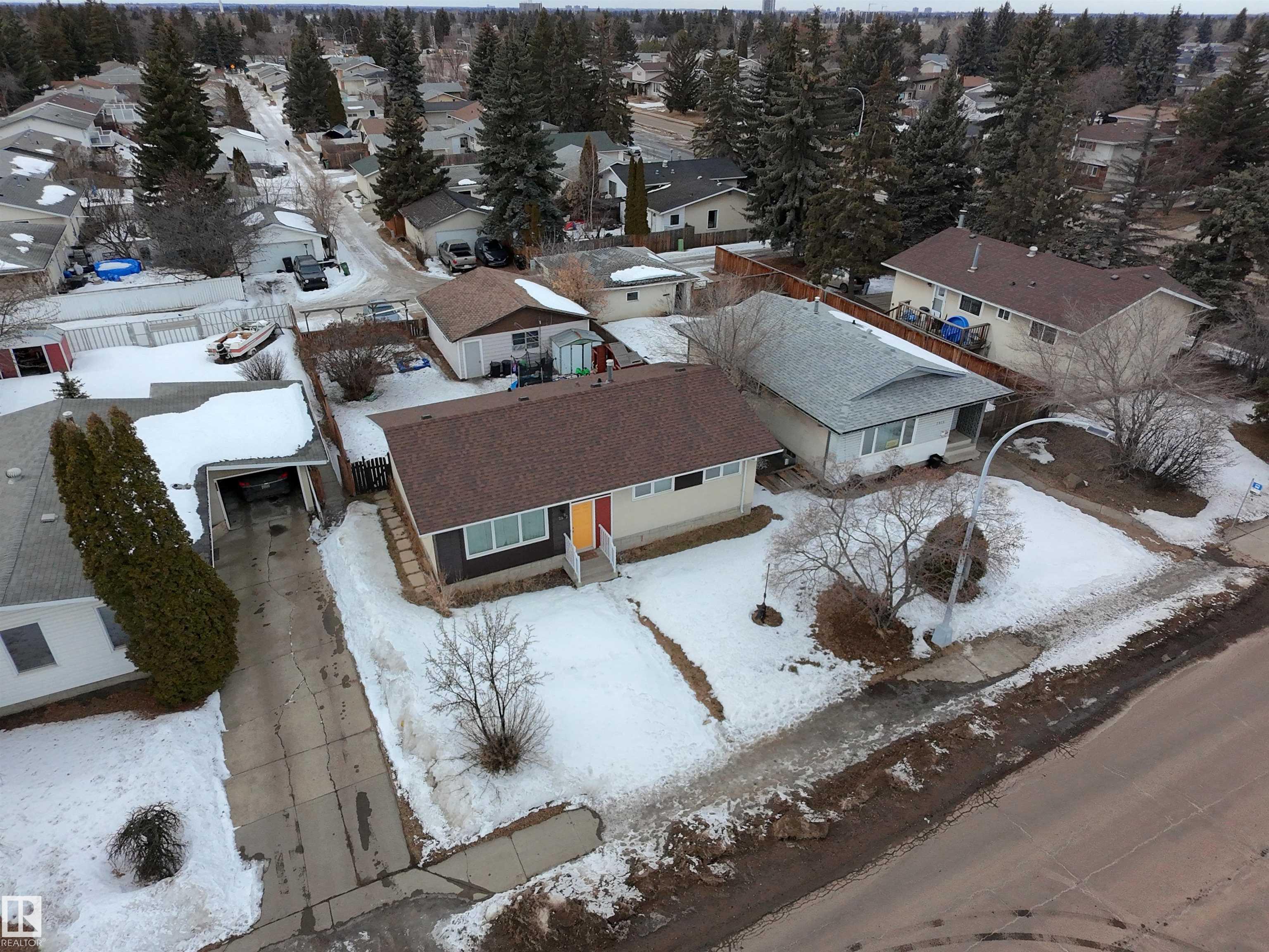 Photo 3 at 3912 108 Street NW, Duggan, Edmonton