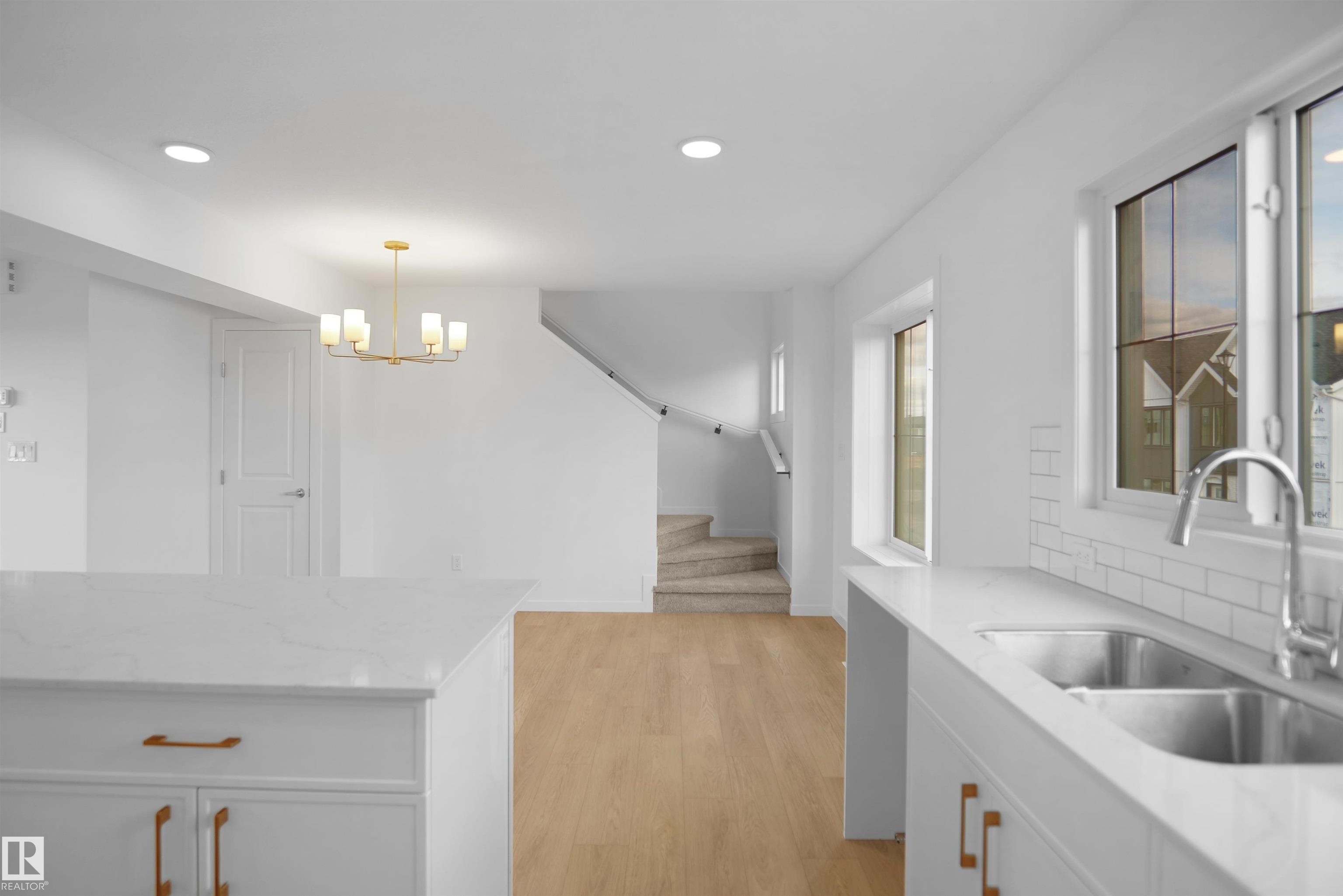https://zimg.paragon.ice.com/ParagonImages/Property/PM/RAE/225390998/12/0/0/186fc83e8ea1b97cf6d4d559b5c80d03/1/883de708acaf6f4b5dff6ffb8241ac1b/225390998-8aa461c2-efba-4ac0-919e-c48b76ffb121.JPG