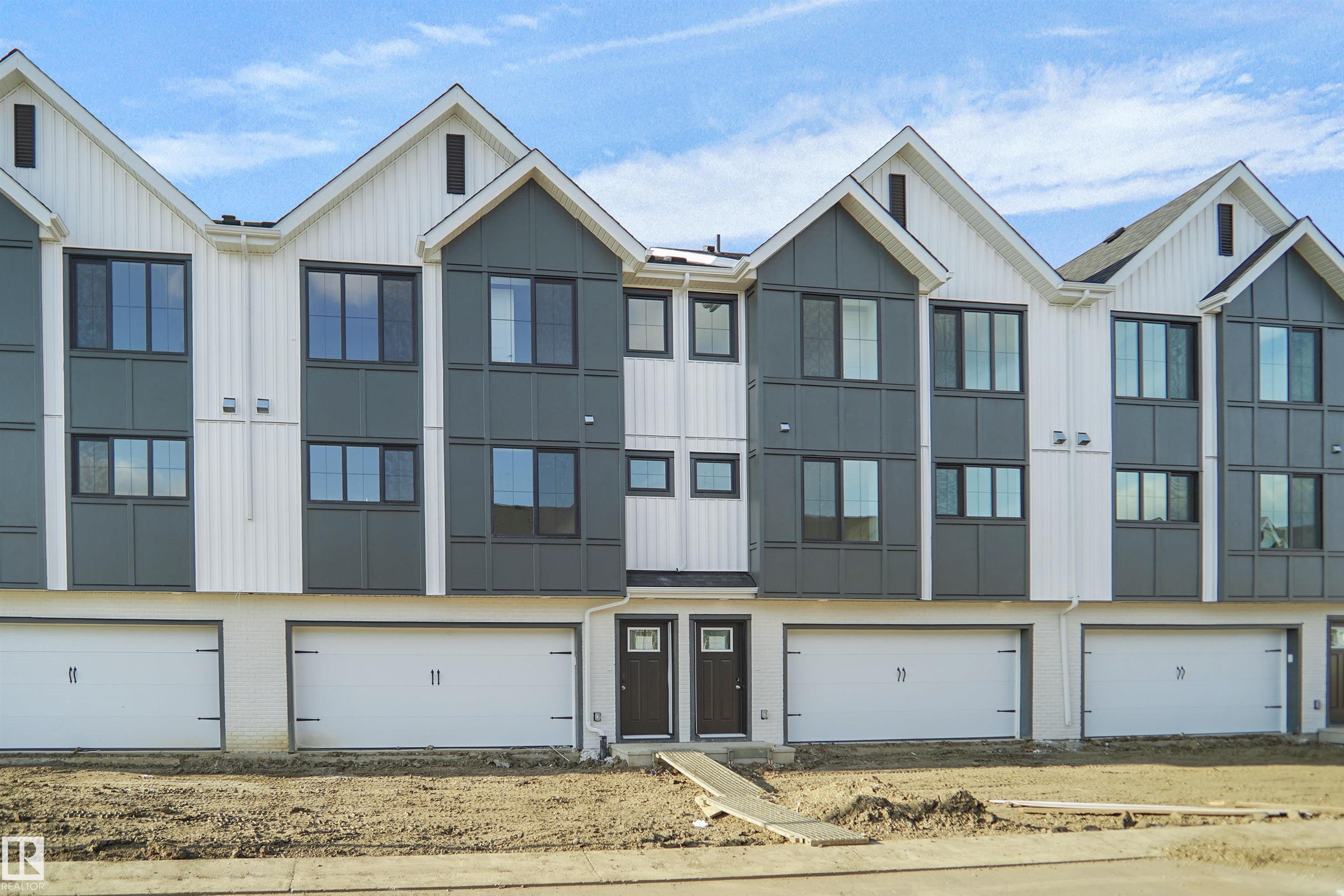 Picture for #71 17319 5 ST NE